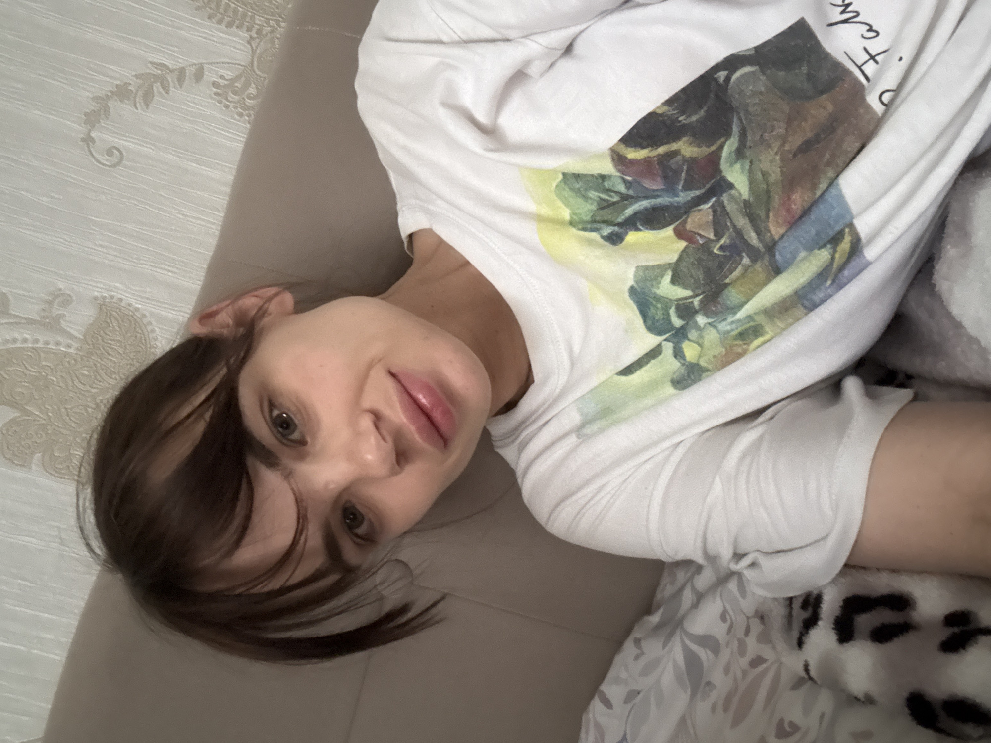 Woman documents daily life through selfies in Rostov-on-Don apartment