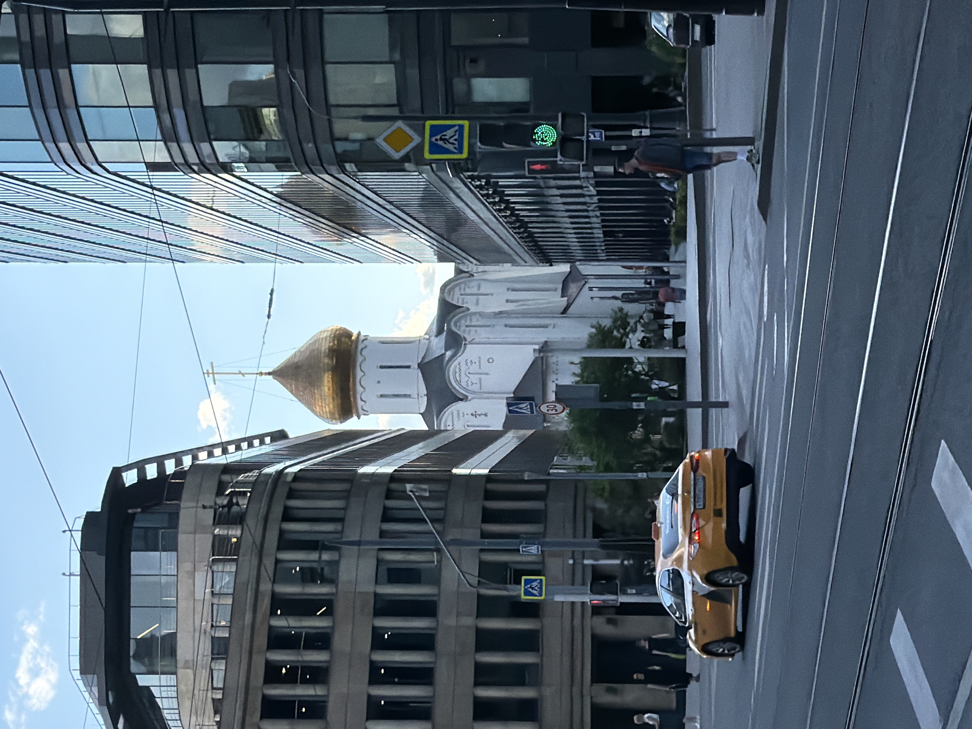 Witness documents mixed urban architecture over 11 minutes