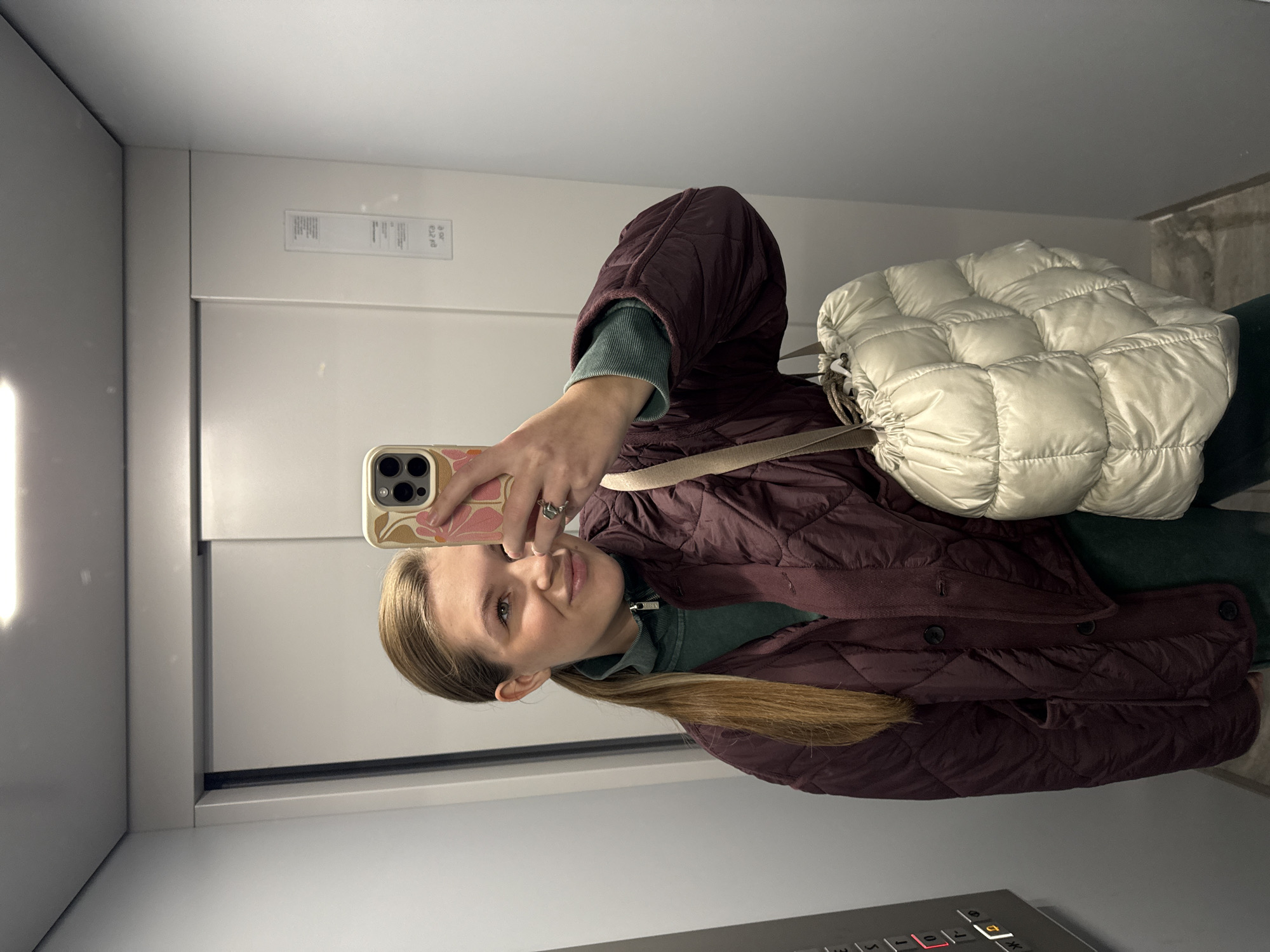Woman documents breakfast routine with selfies in Belgrade suburb