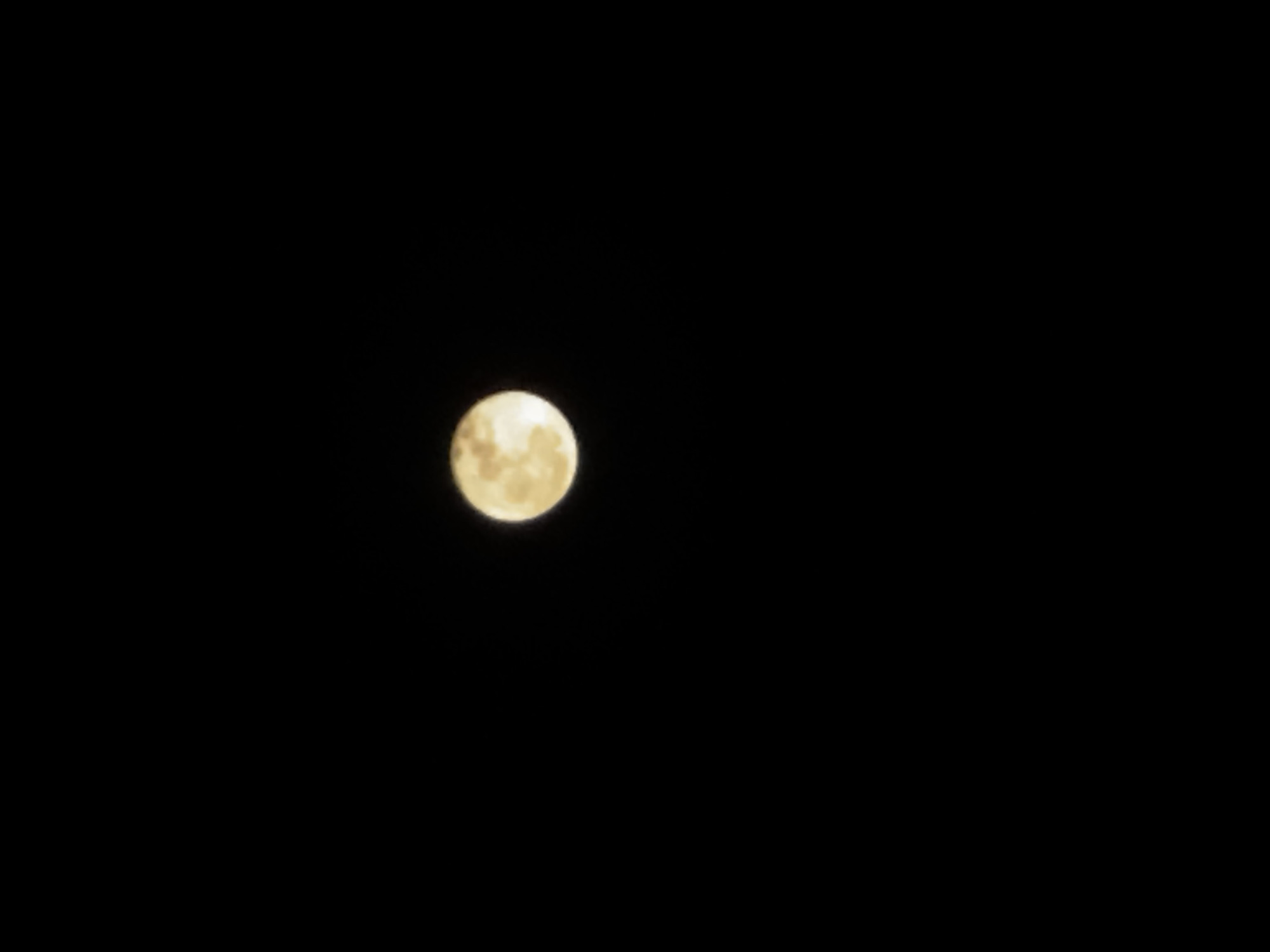 Late night moon viewing and World Cup sticker collecting in Puebla