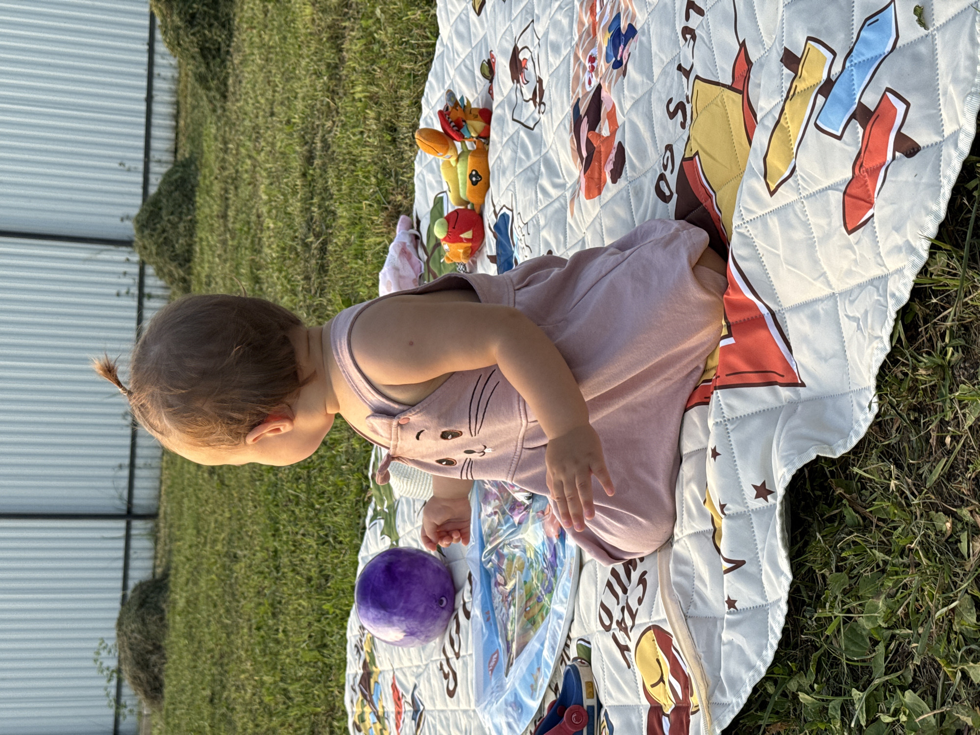 Backyard summer afternoon with an infant in Подшивалово