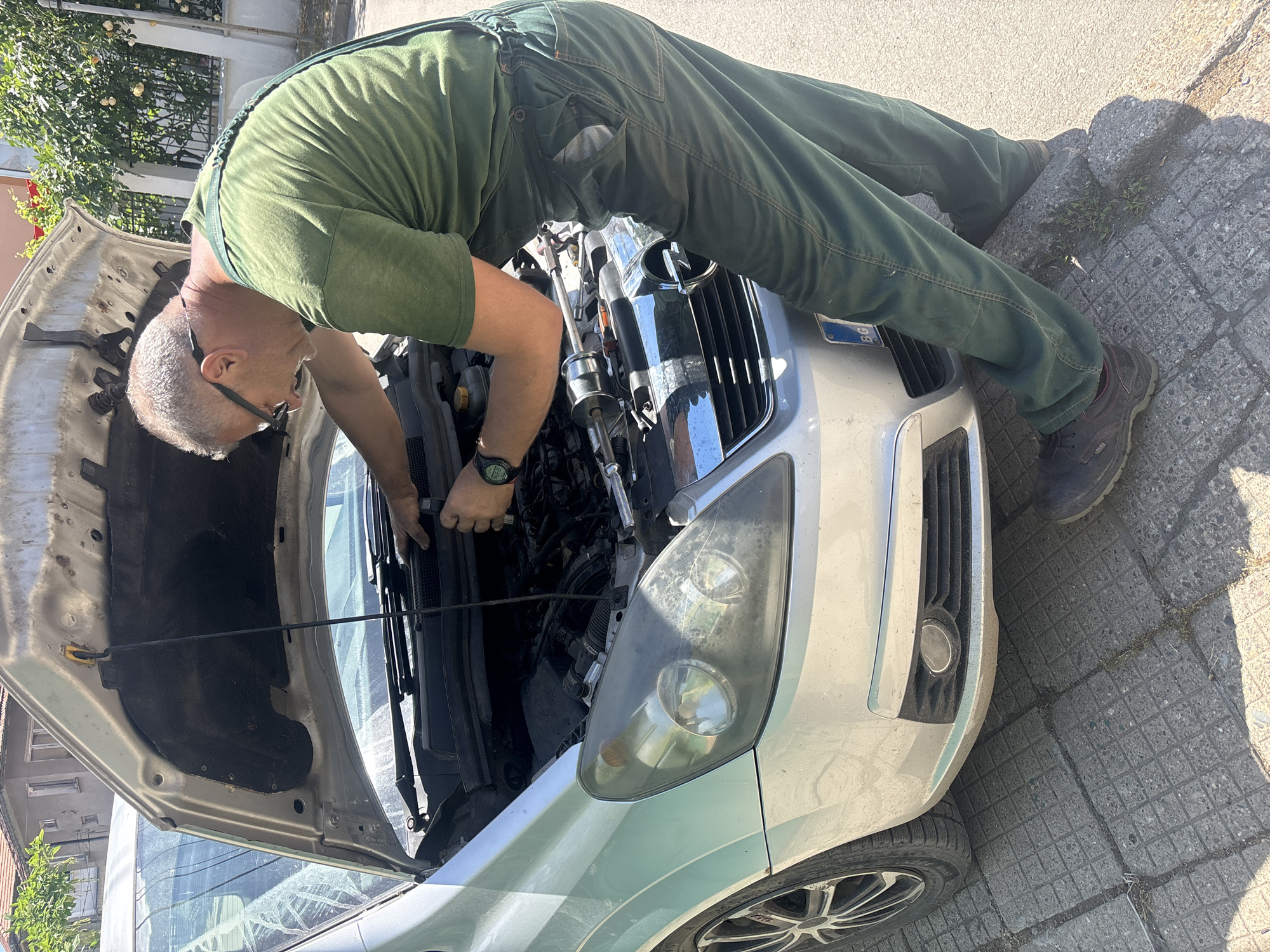 Car repair in progress on Vidin street