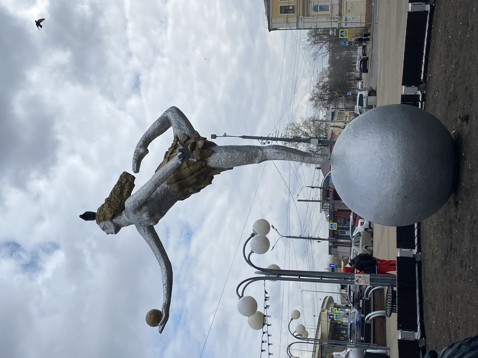 Morning documentation tour captures diverse Nizhny Novgorod architecture