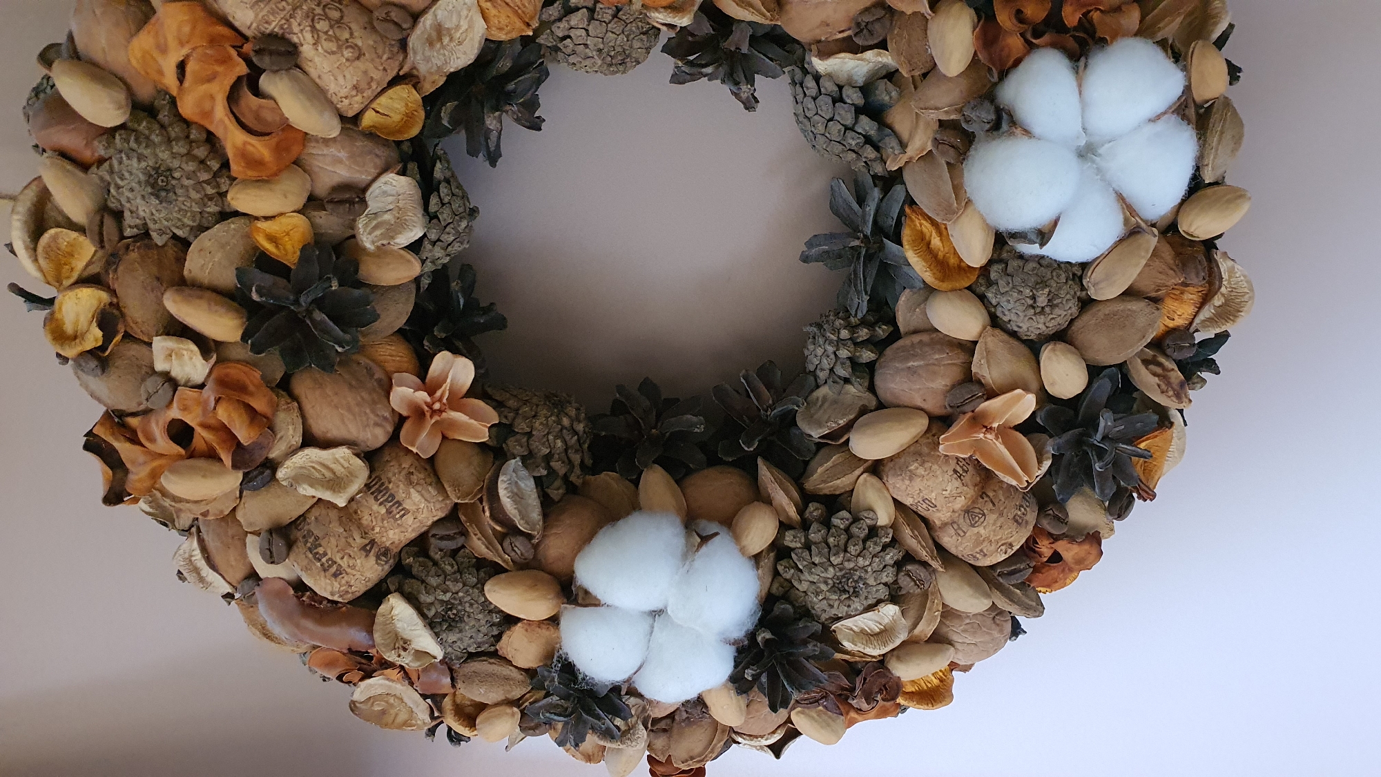 Handmade natural wreath and a ginger cat, Krasnoyarsk home