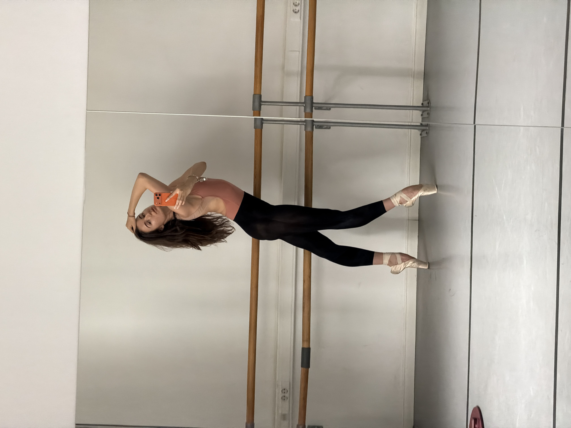 Ballet practice and street moments from a Moscow morning