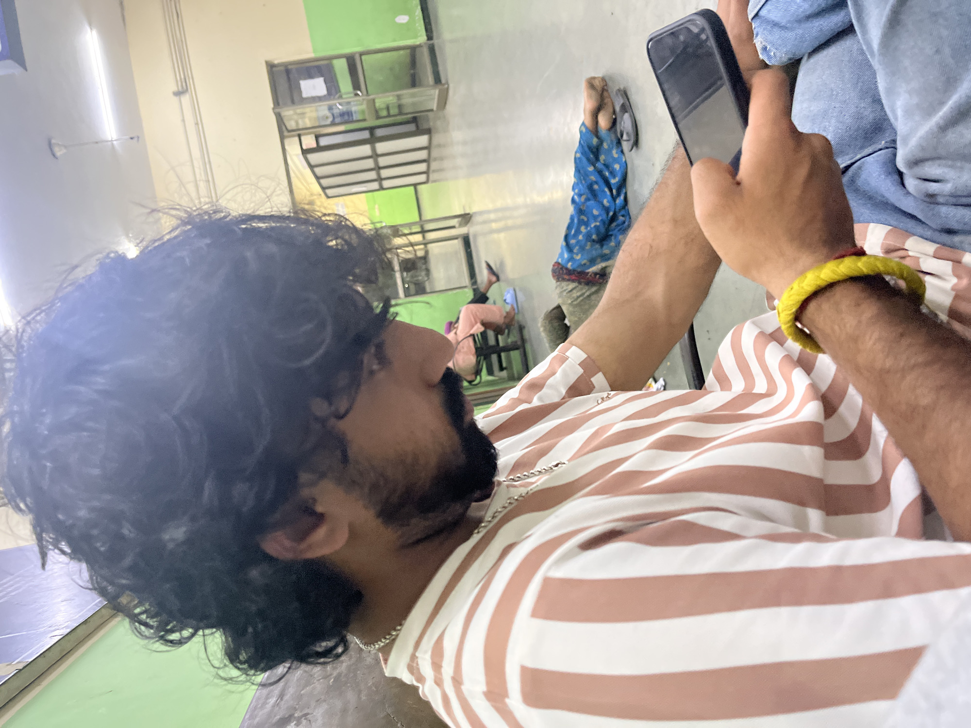 Extended wait at an Indian hospital, inside and out