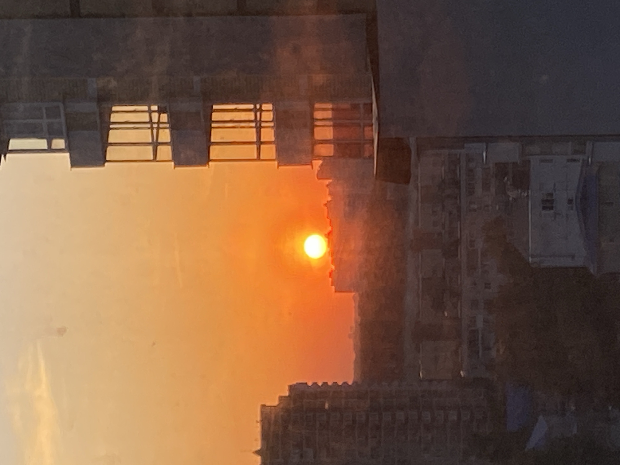 Urban sunset to dusk transition captured by witnesses