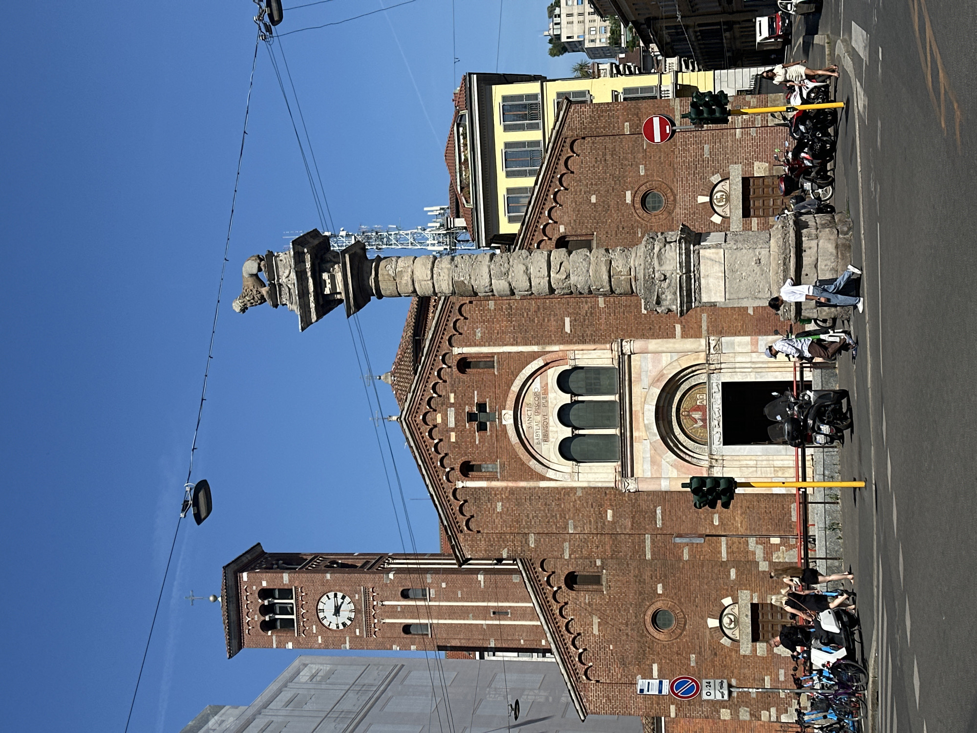 Window shopping and street scenes through central Milan
