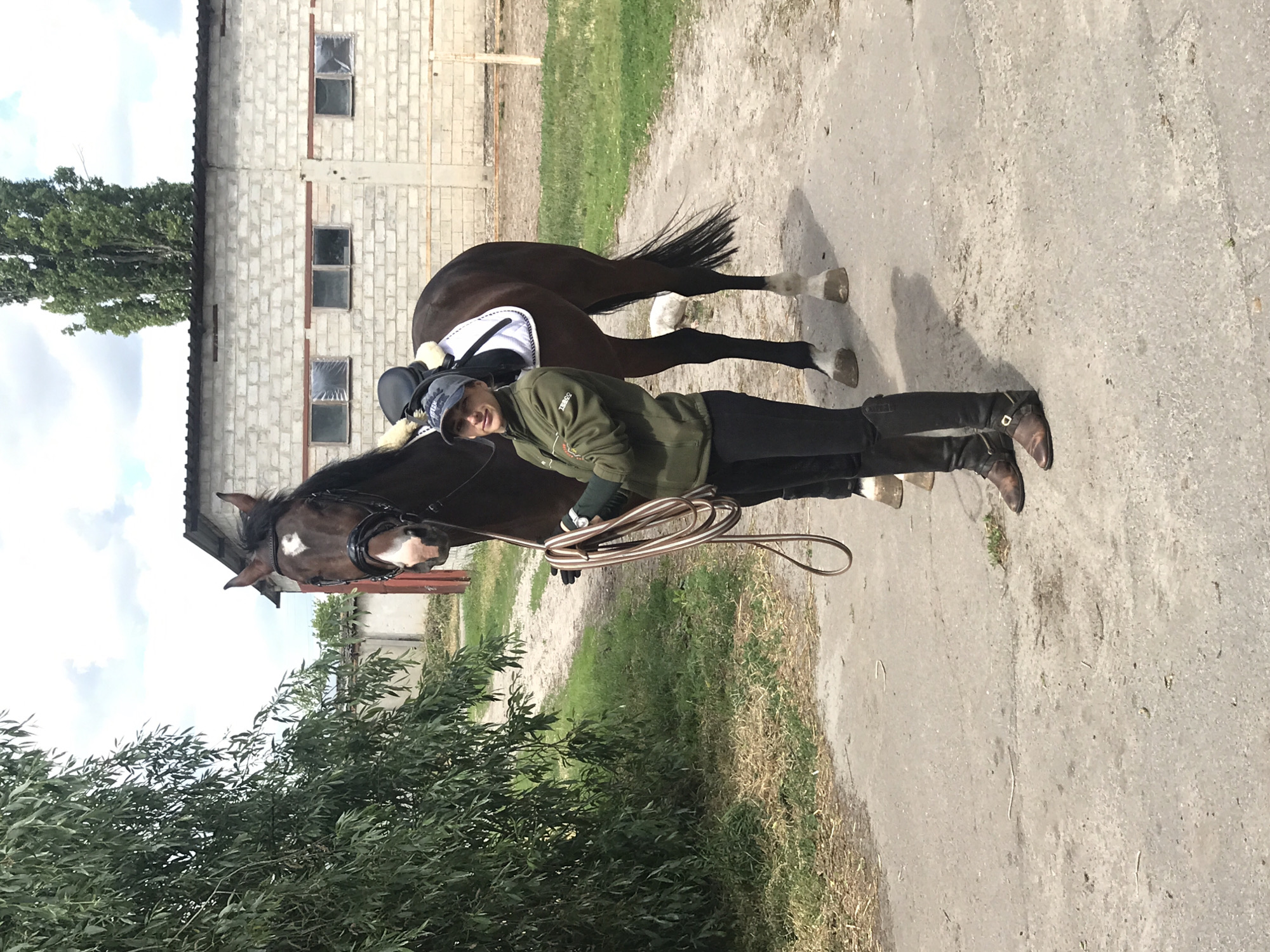 Horse handler and vintage car spotted in same area