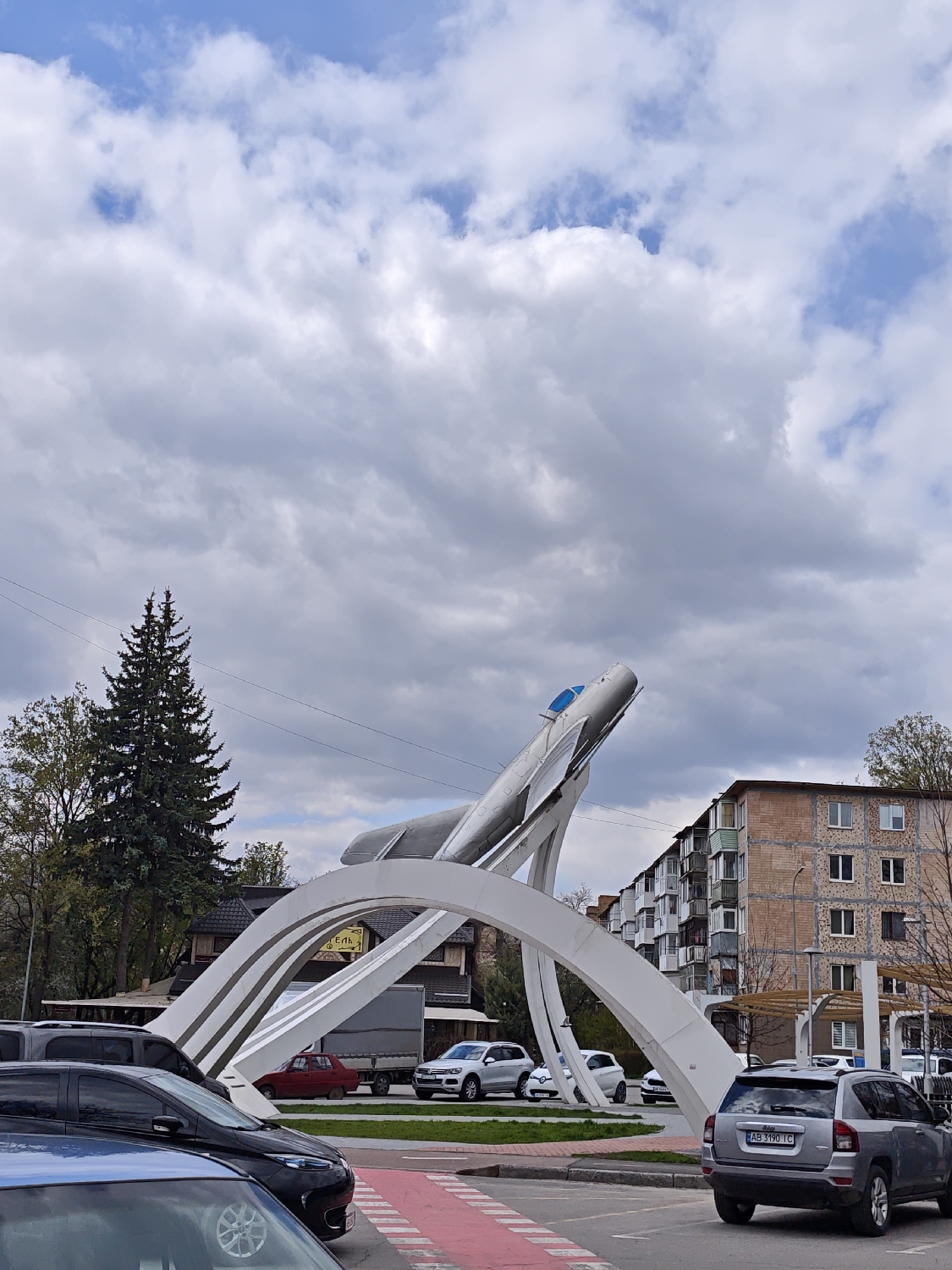 Spring day scenes documented across central Vinnytsia, Ukraine