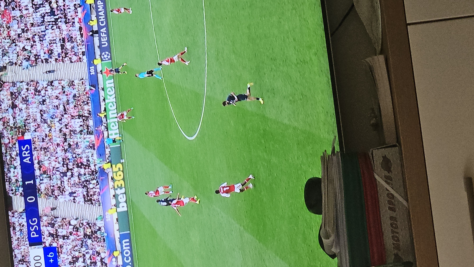Plovdiv resident captures Arsenal match, cat, and casual home moments