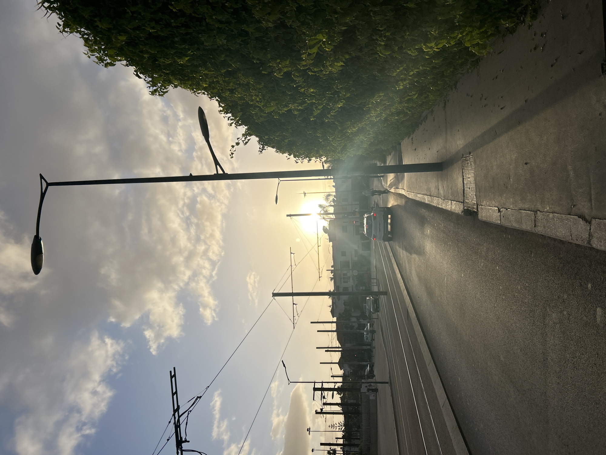 Evening traffic documented along Casablanca tramway line