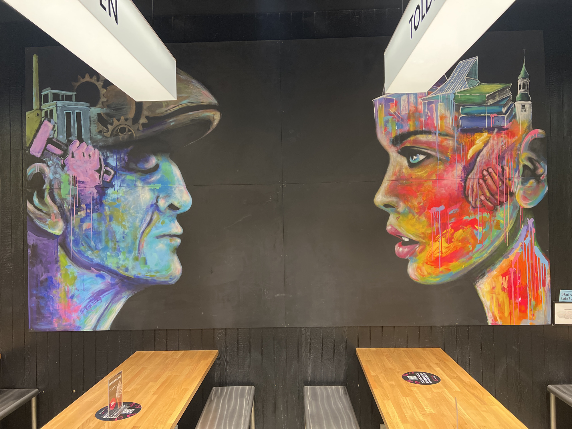 Colorful murals spotted in Aalborg dining establishment
