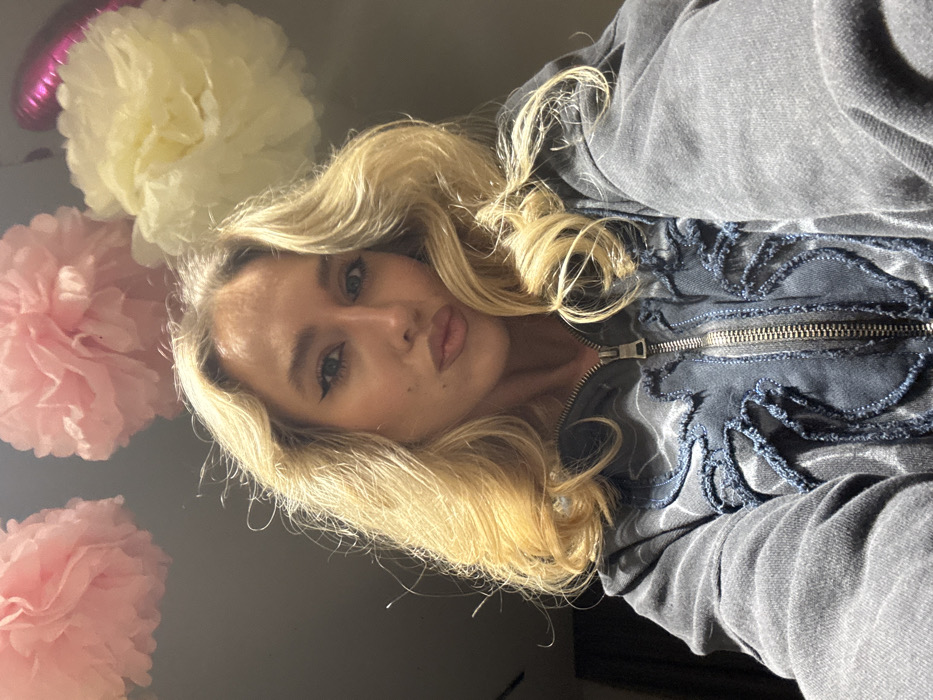 Woman takes indoor selfie in Dubai