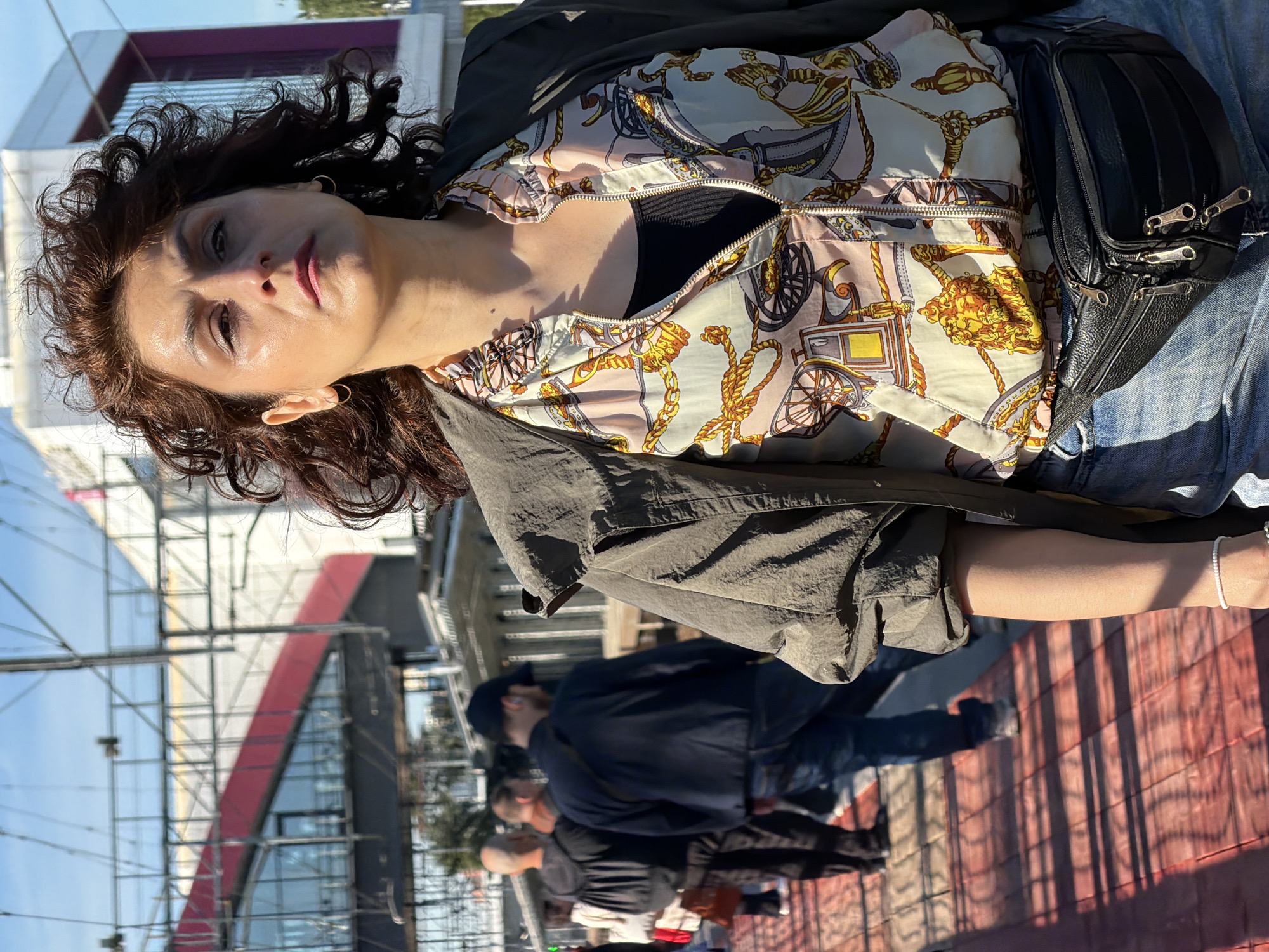 Quiet morning wait at Shcherbinka commuter rail platform