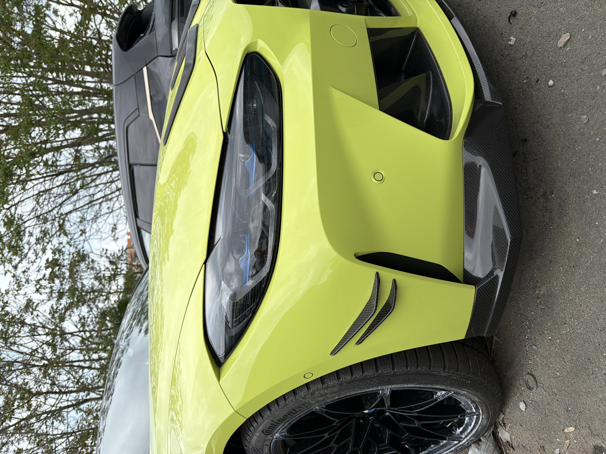 Chartreuse car and grocery shopping observed in Burgas