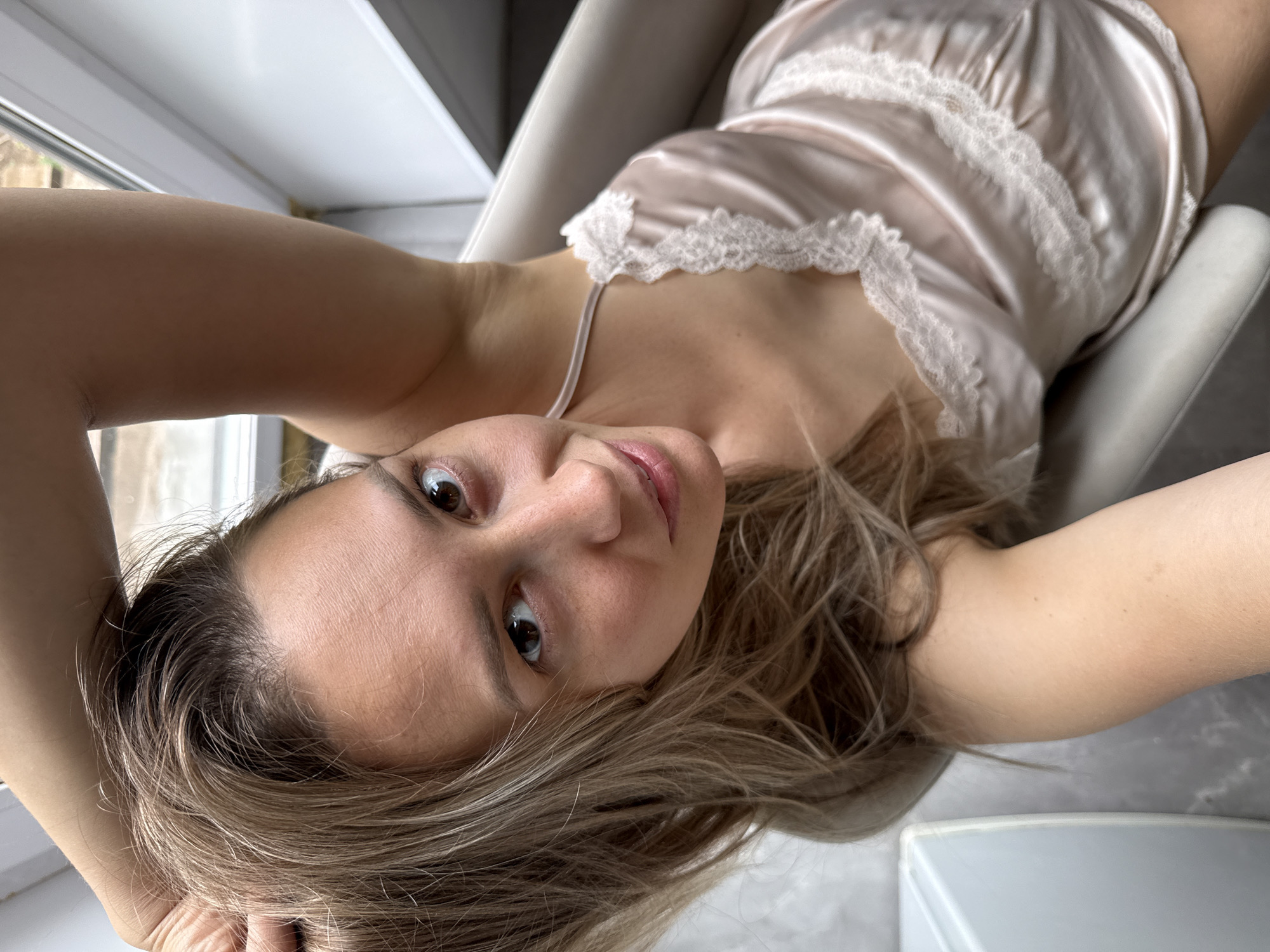 Casual at-home portraits from a morning in Chaikovsky