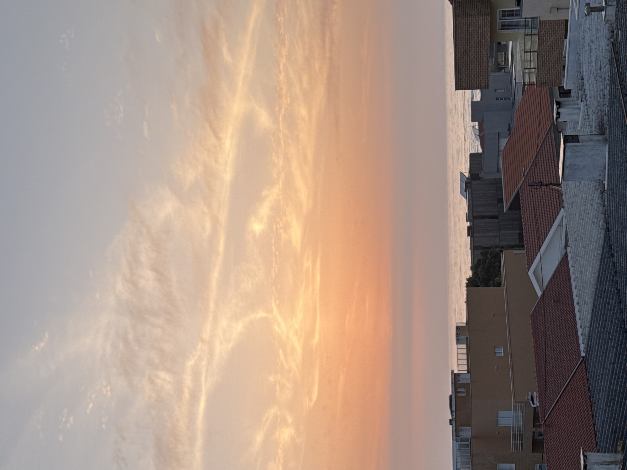 Twilight coastal views documented in Vila Nova de Gaia