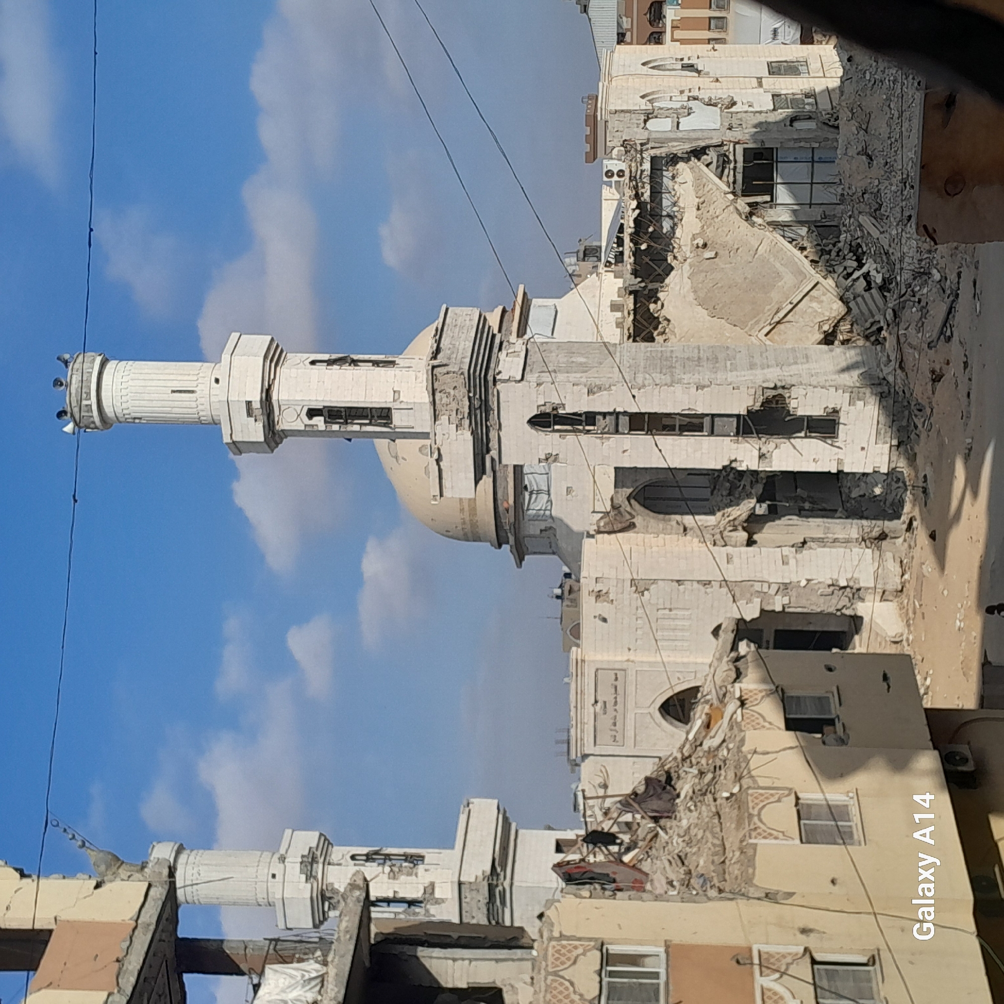 Daily life amid widespread destruction in Khan Yunis