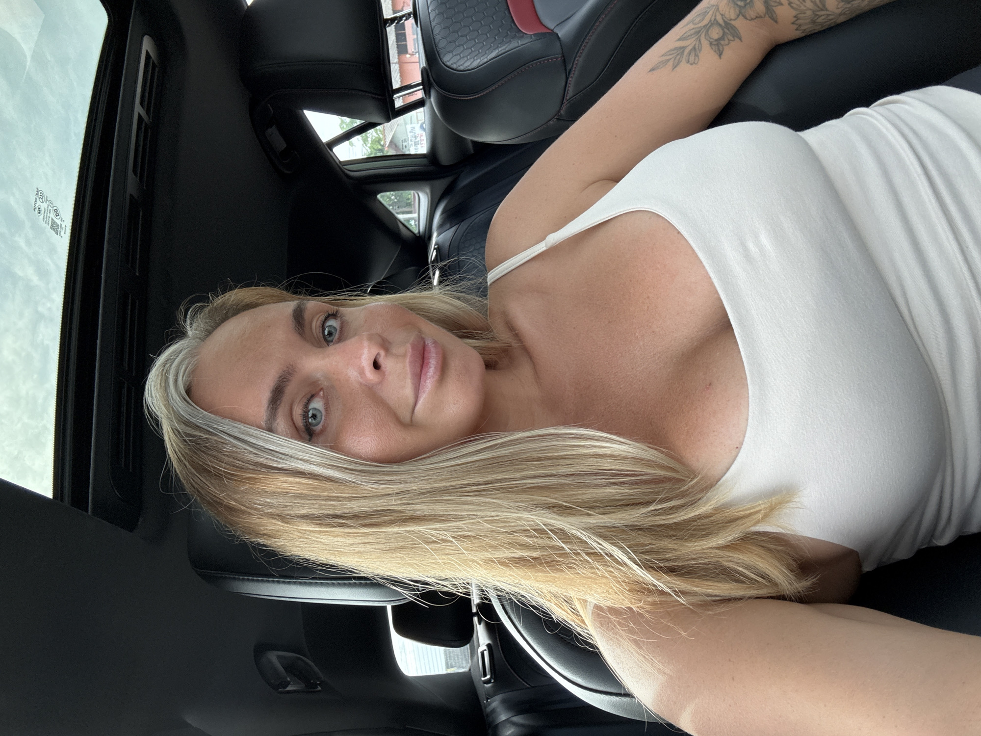 In and around a car on a Ko Samui afternoon