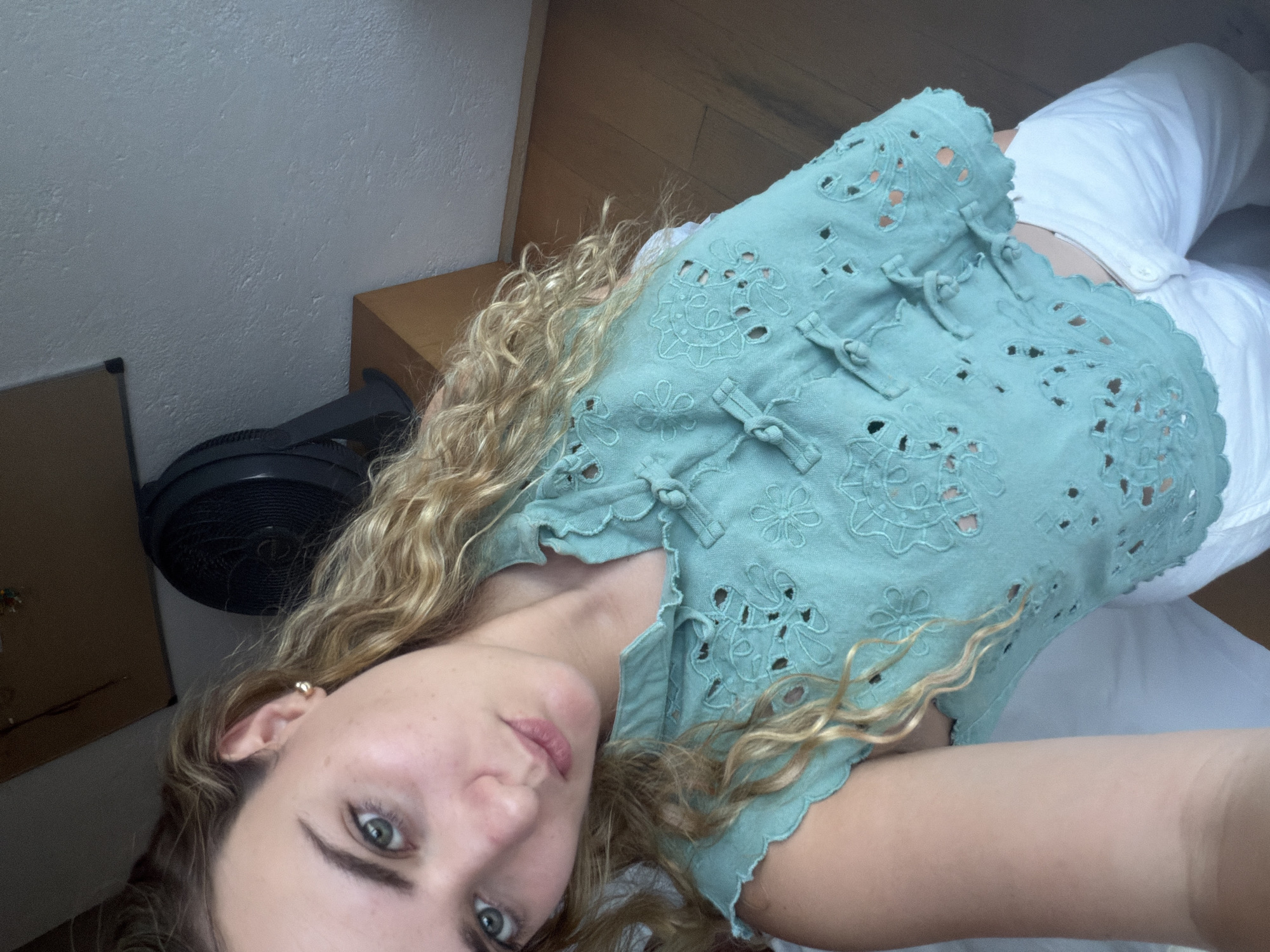 Woman takes selfies, outdoor scenes captured in Tlaxcalancingo