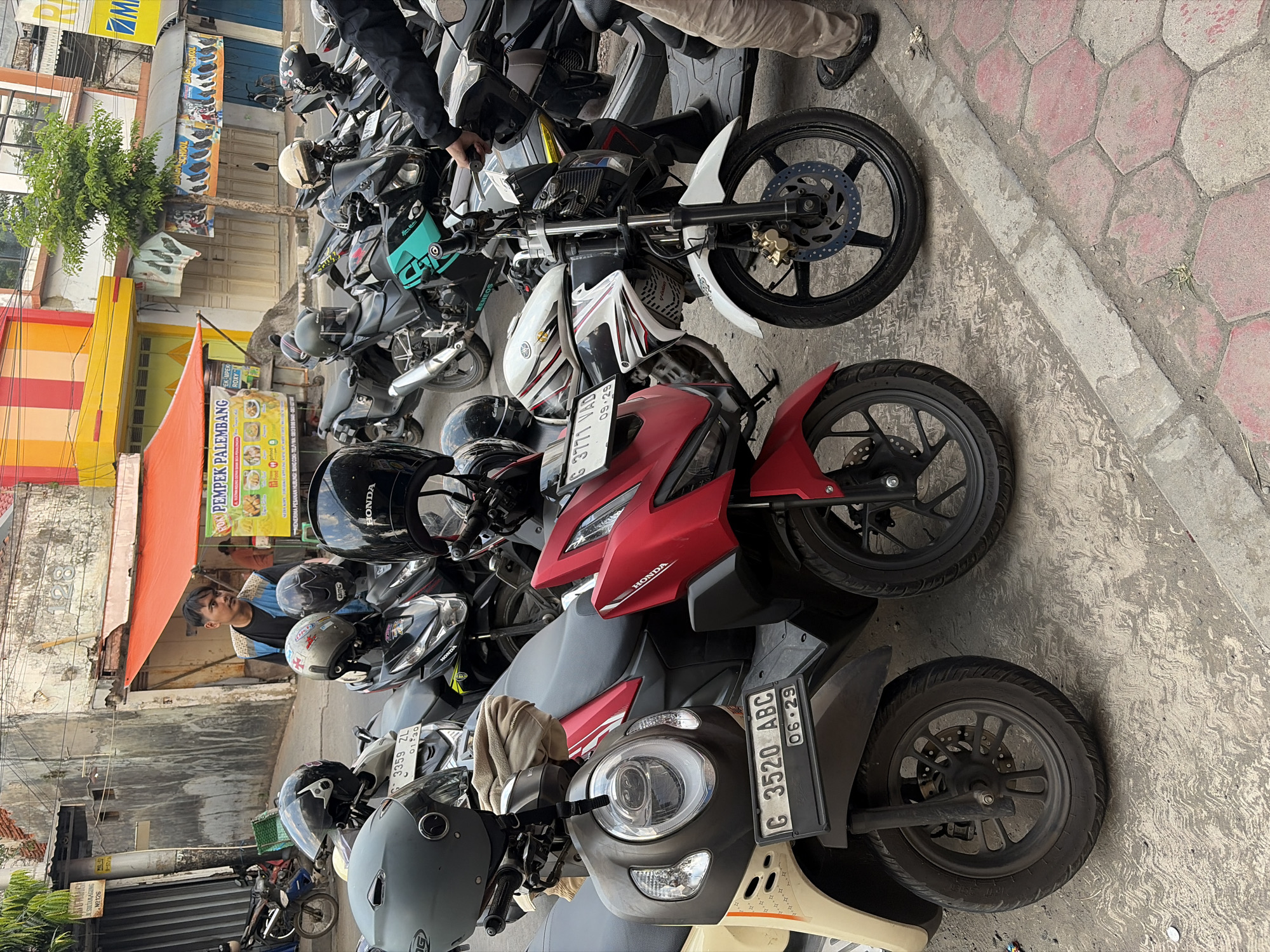 Affordable halal ramen joint spotted in Pekalongan, Indonesia