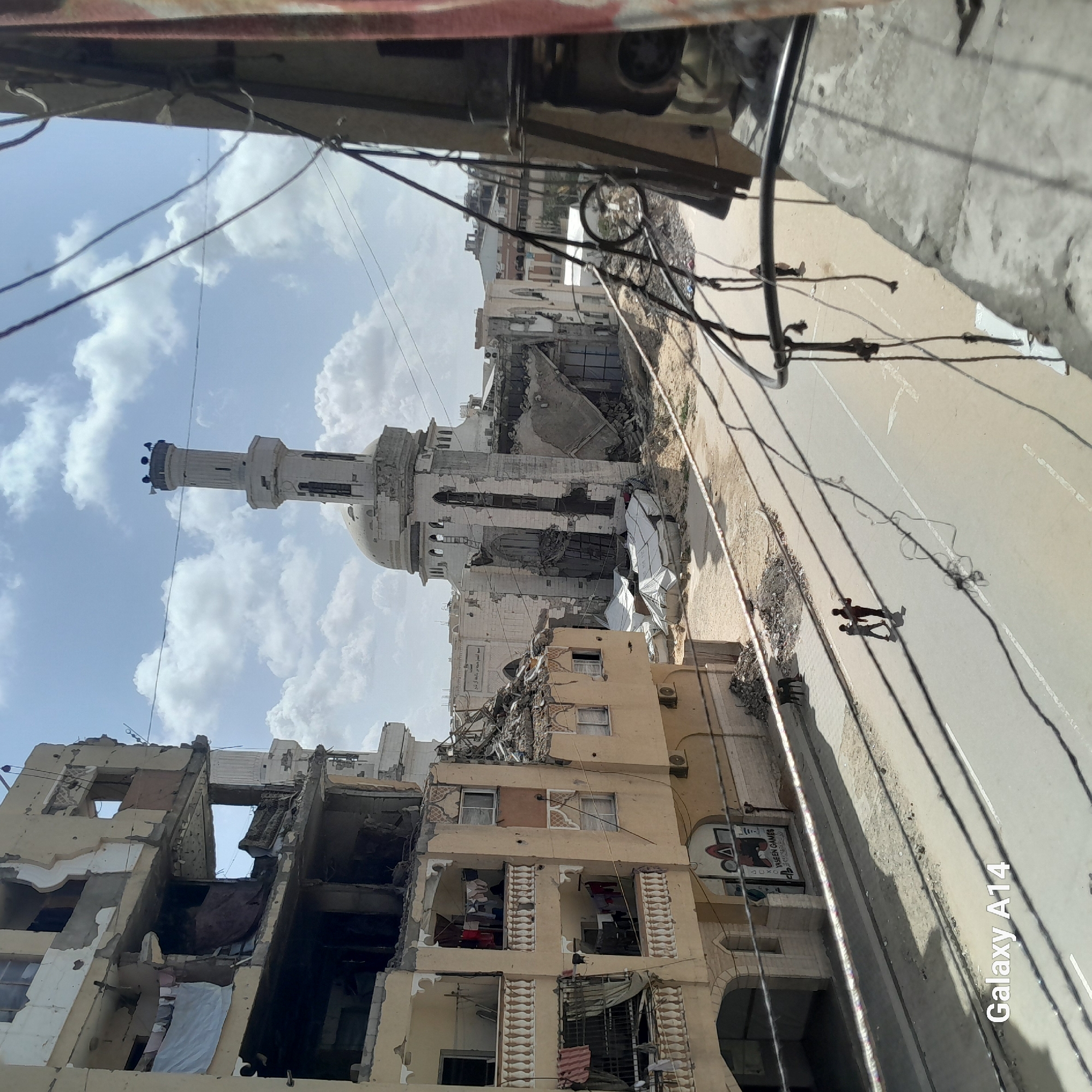 Widespread building damage documented in Khan Yunis residential area