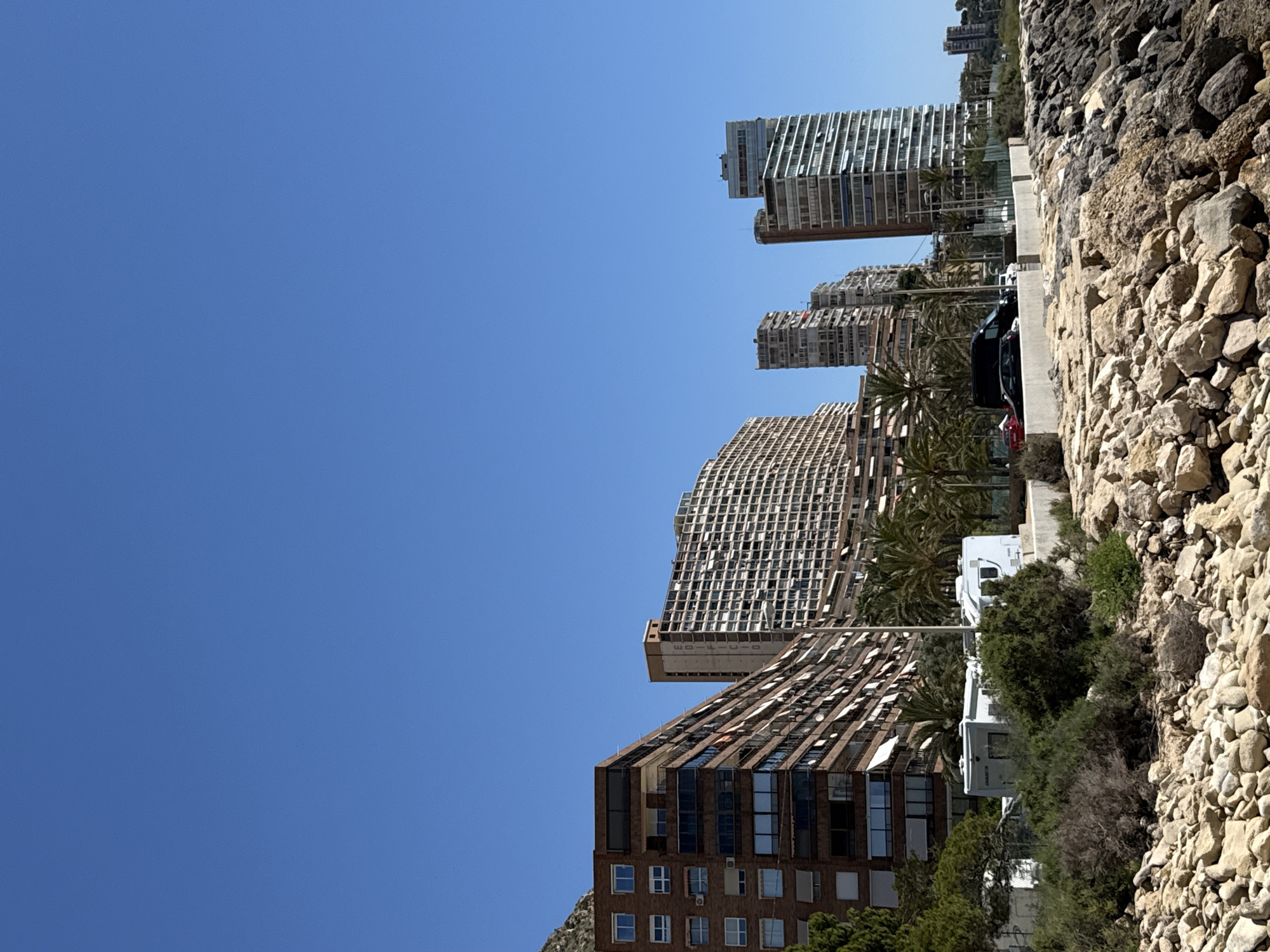 Tourist captures sunny coastal scenes around Alicante landmarks