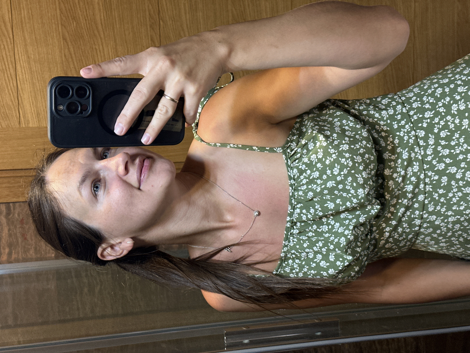 Woman documents evening routine in Montenegro bathroom selfie session