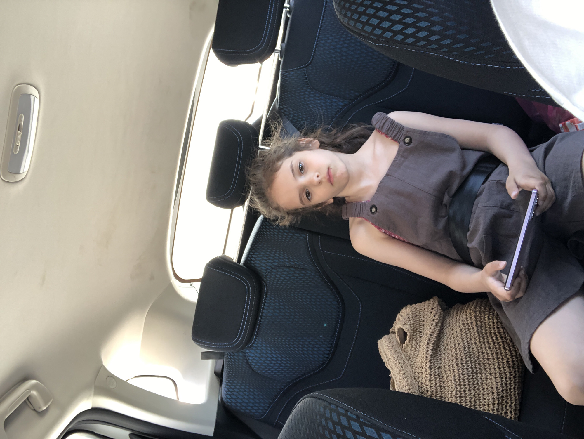Child passenger observed in vehicle in Saint Petersburg