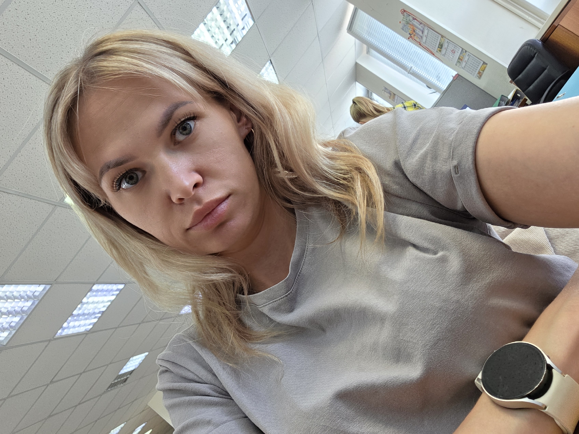 Morning selfies and street scenes around a Chaikovsky park