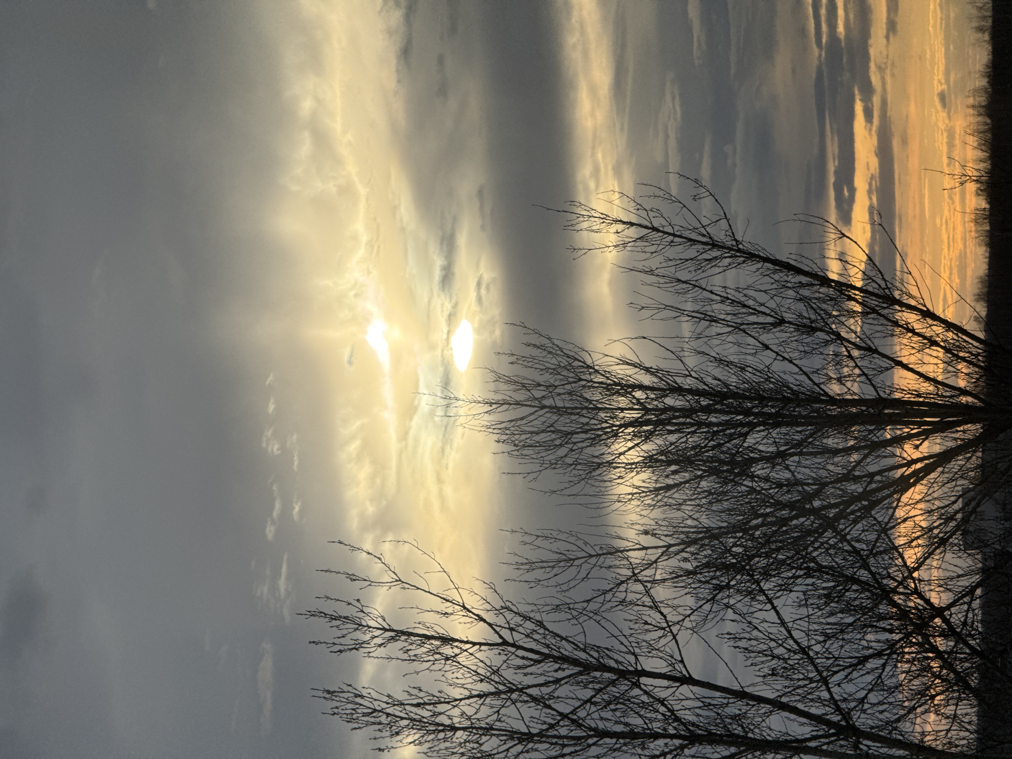 Sunset and celestial art documented in rural Russia