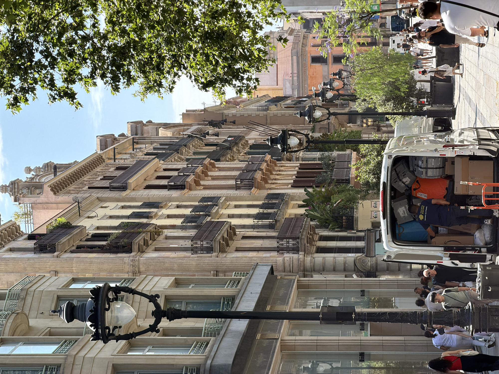 Barcelona street scenes: skateboarding, deliveries, and city navigation