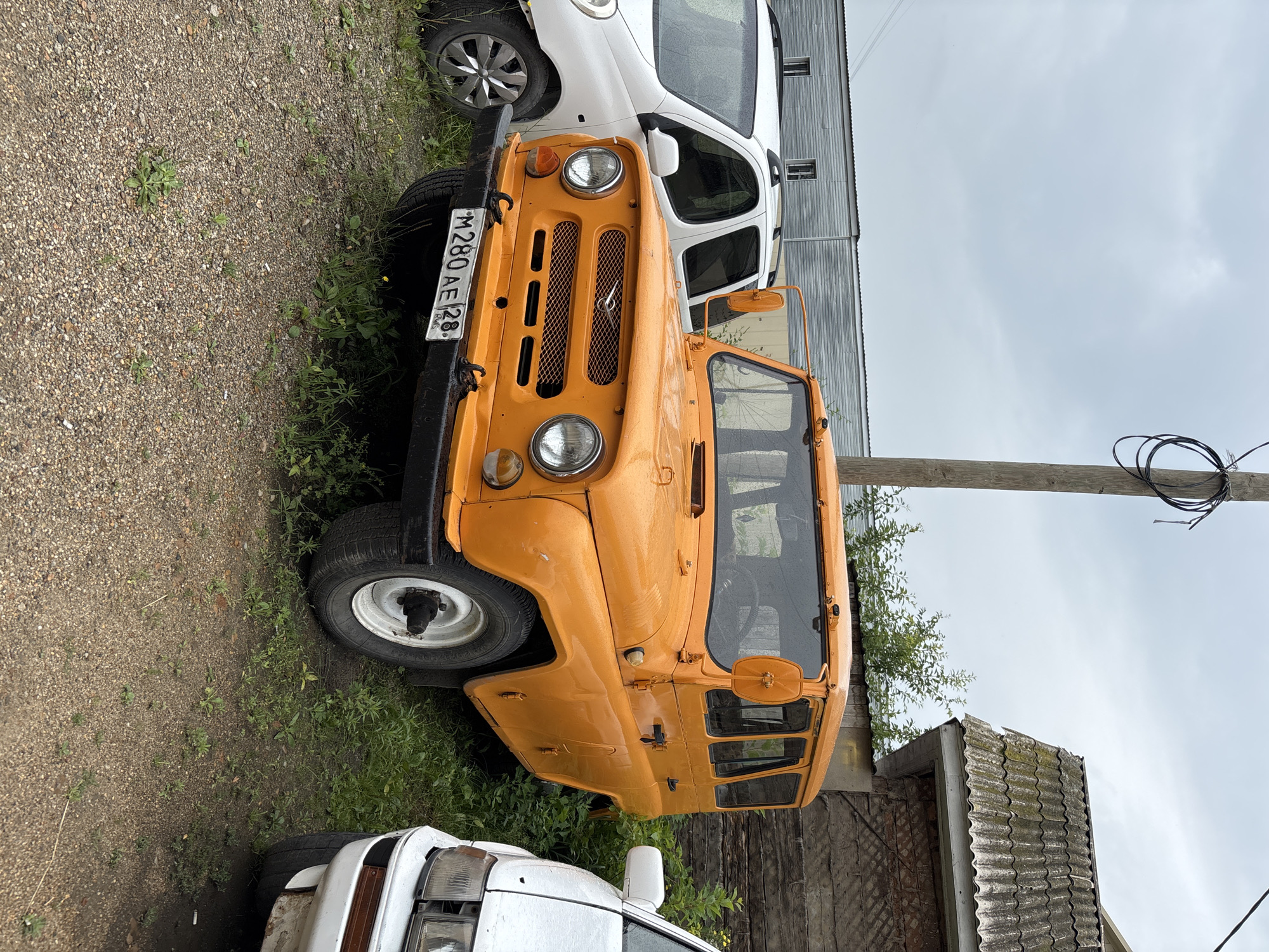 Weathered streets and overgrown lots in Blagoveshchensk, Russia