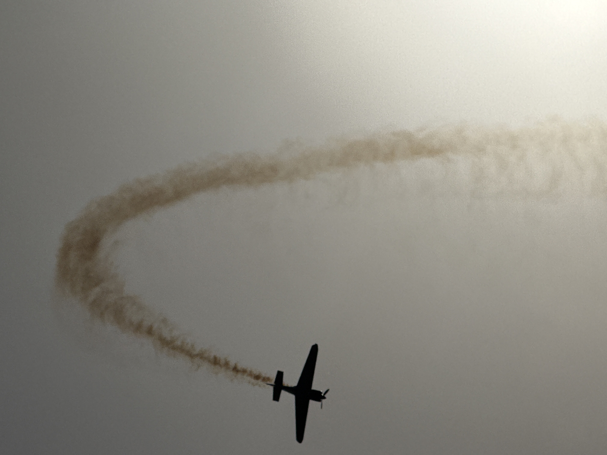 Airshow and waterfront activity along the Douro in Gaia