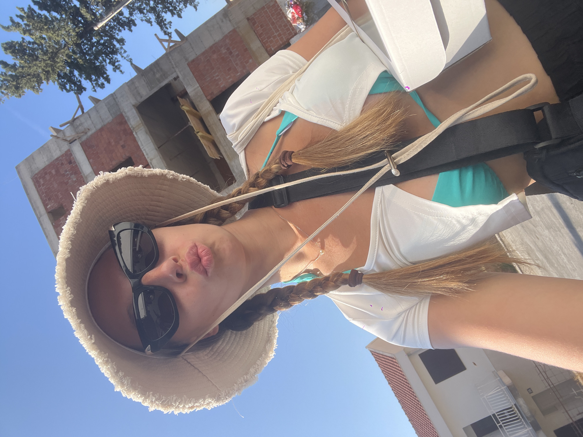 Selfie moment on the Montenegrin coast, Boreti