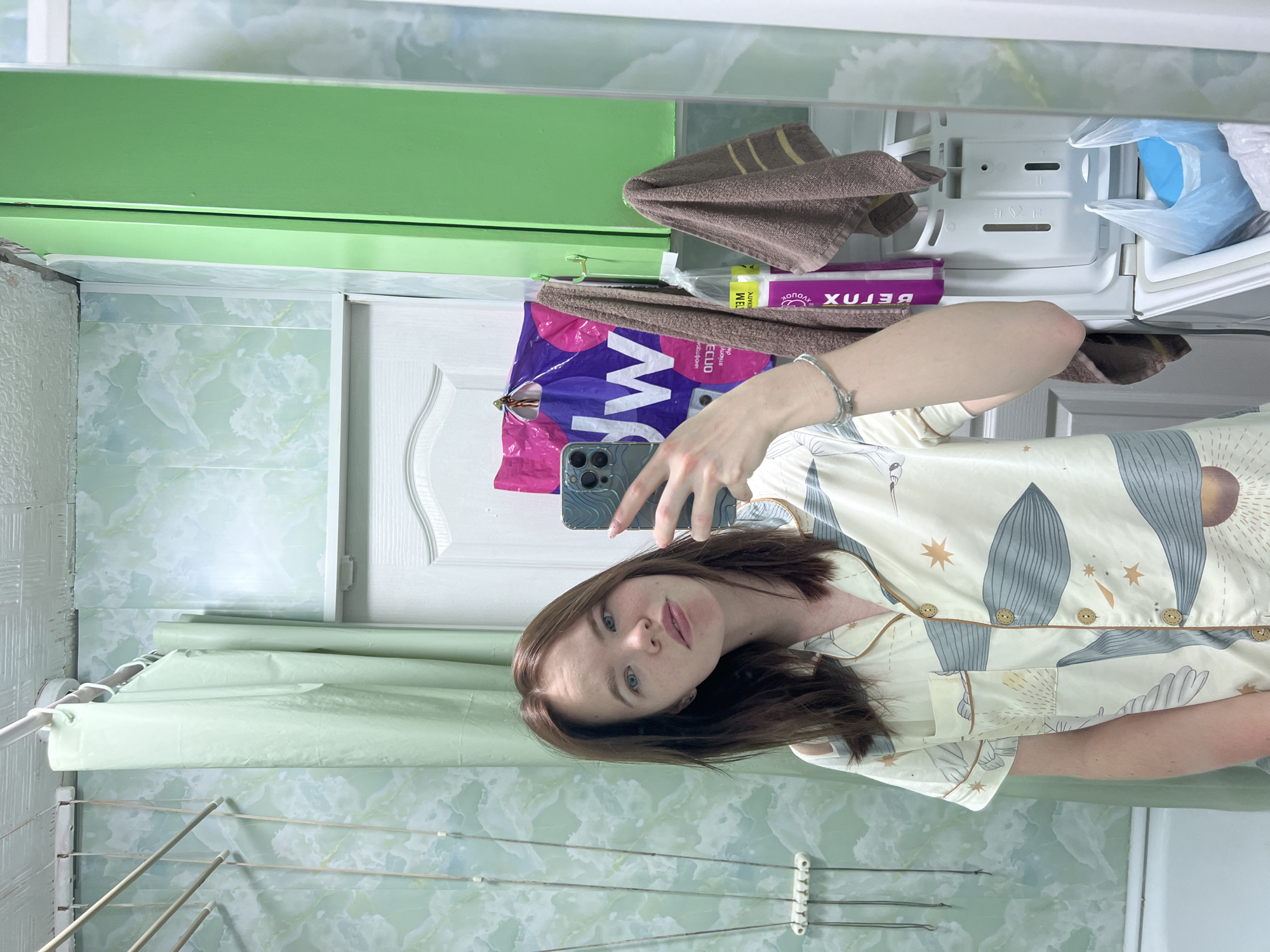 Late-night personal routines captured in Chaikovsky residences