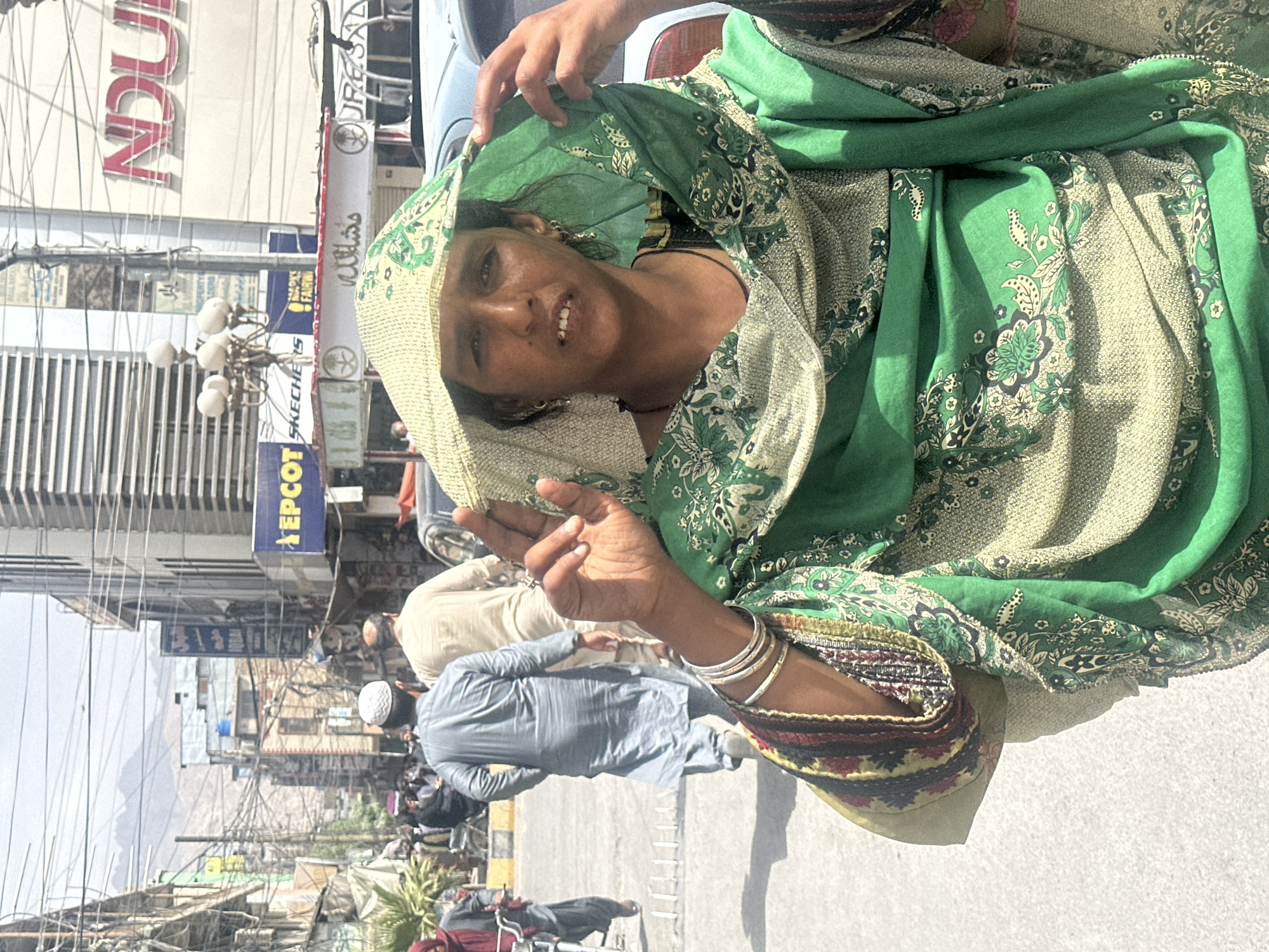 Street life and labor in Quetta, a minute apart