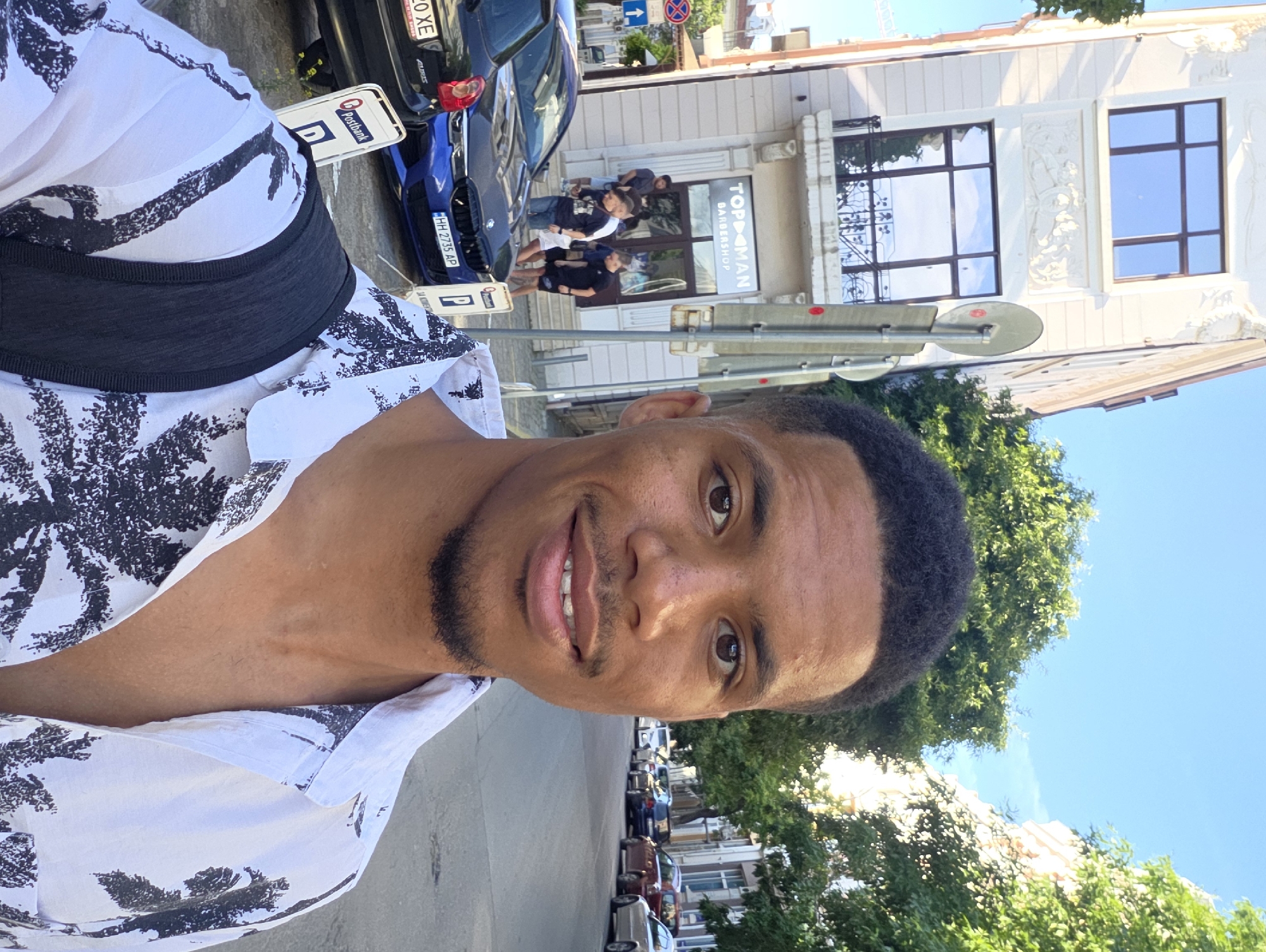 Coffee, a salon visit, and street murals in Varna