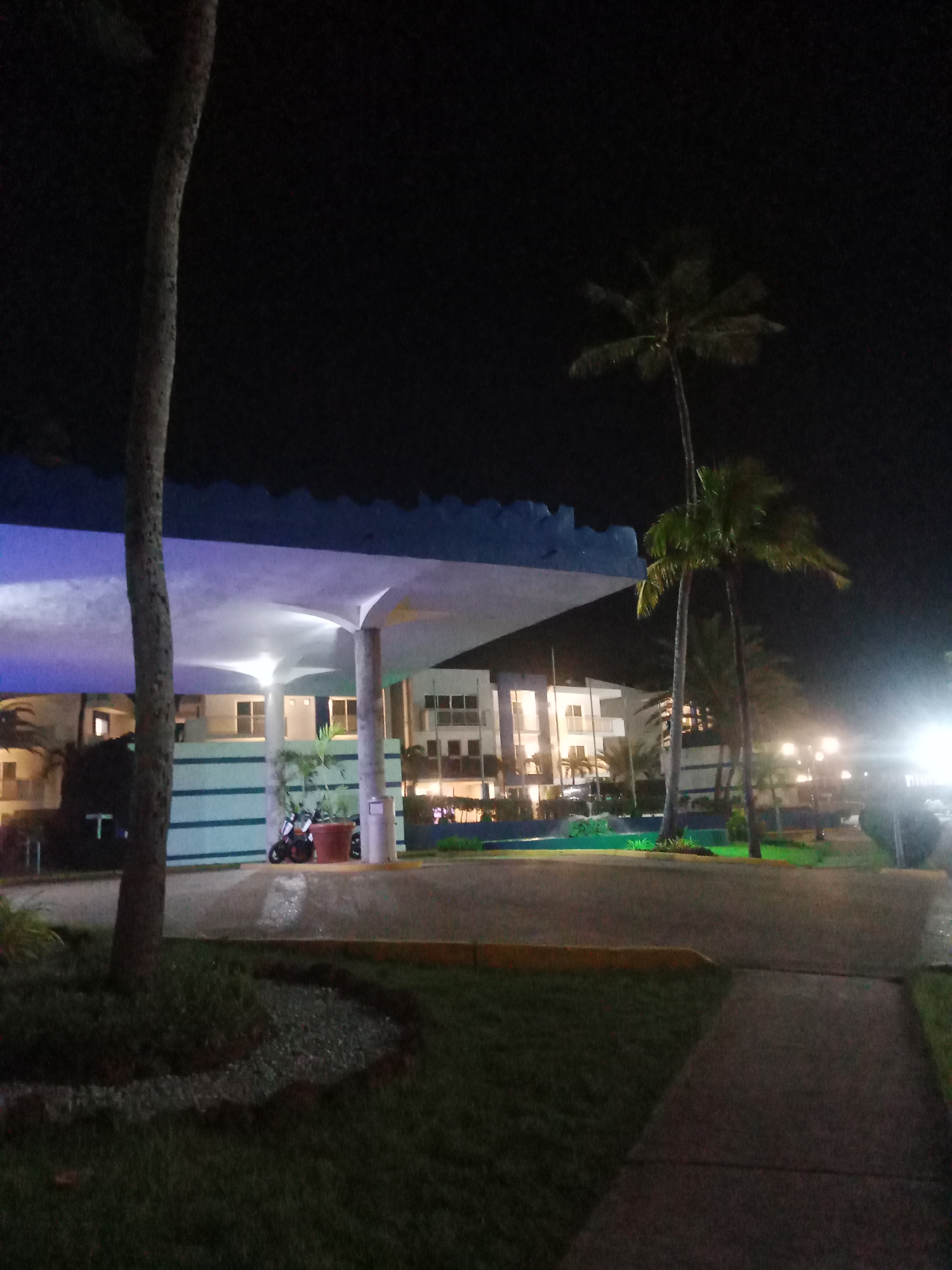 Family recreation activities documented at Venezuelan resort property