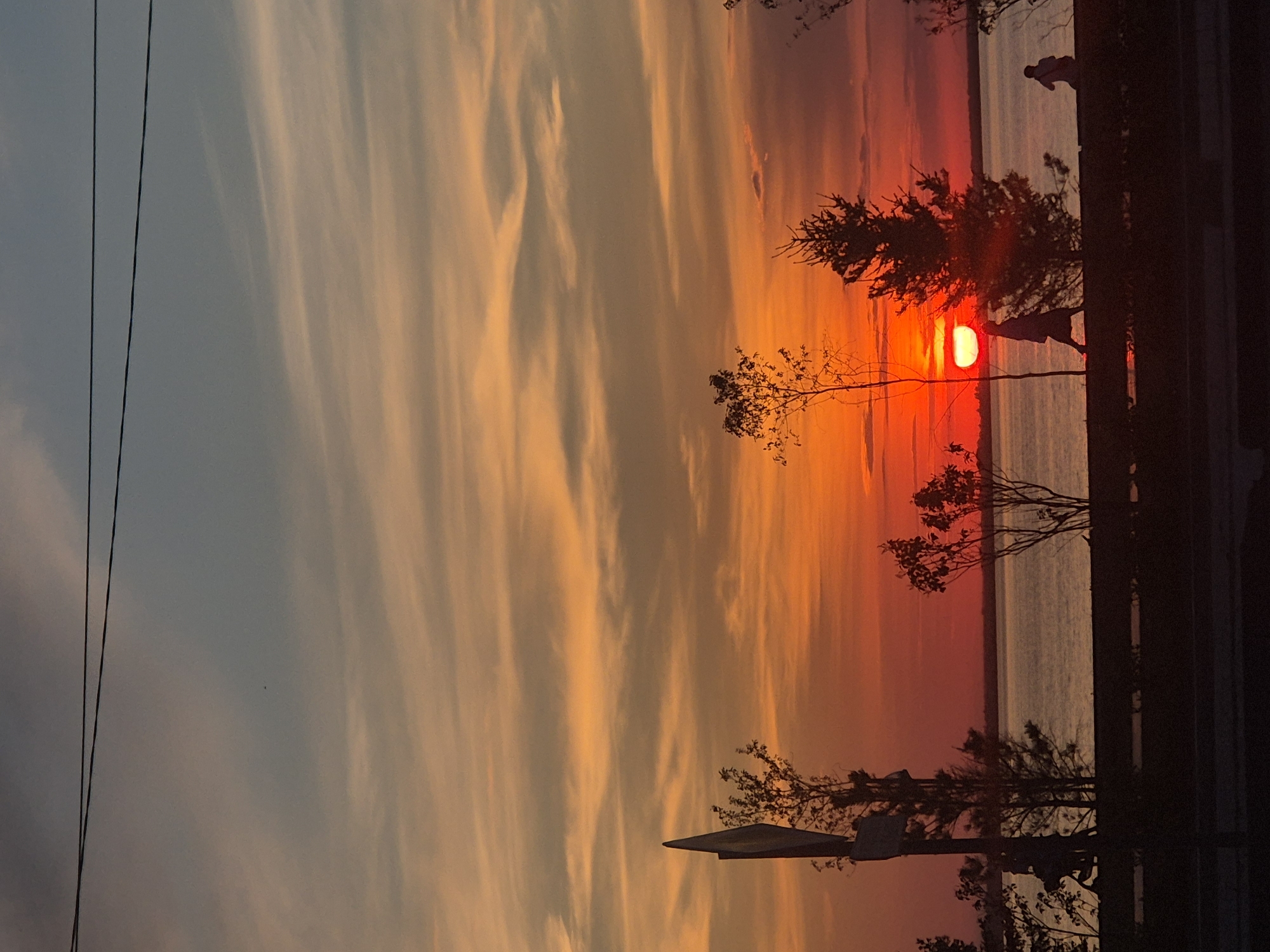 Vivid summer sunset draws a crowd to Kokshetau's waterfront