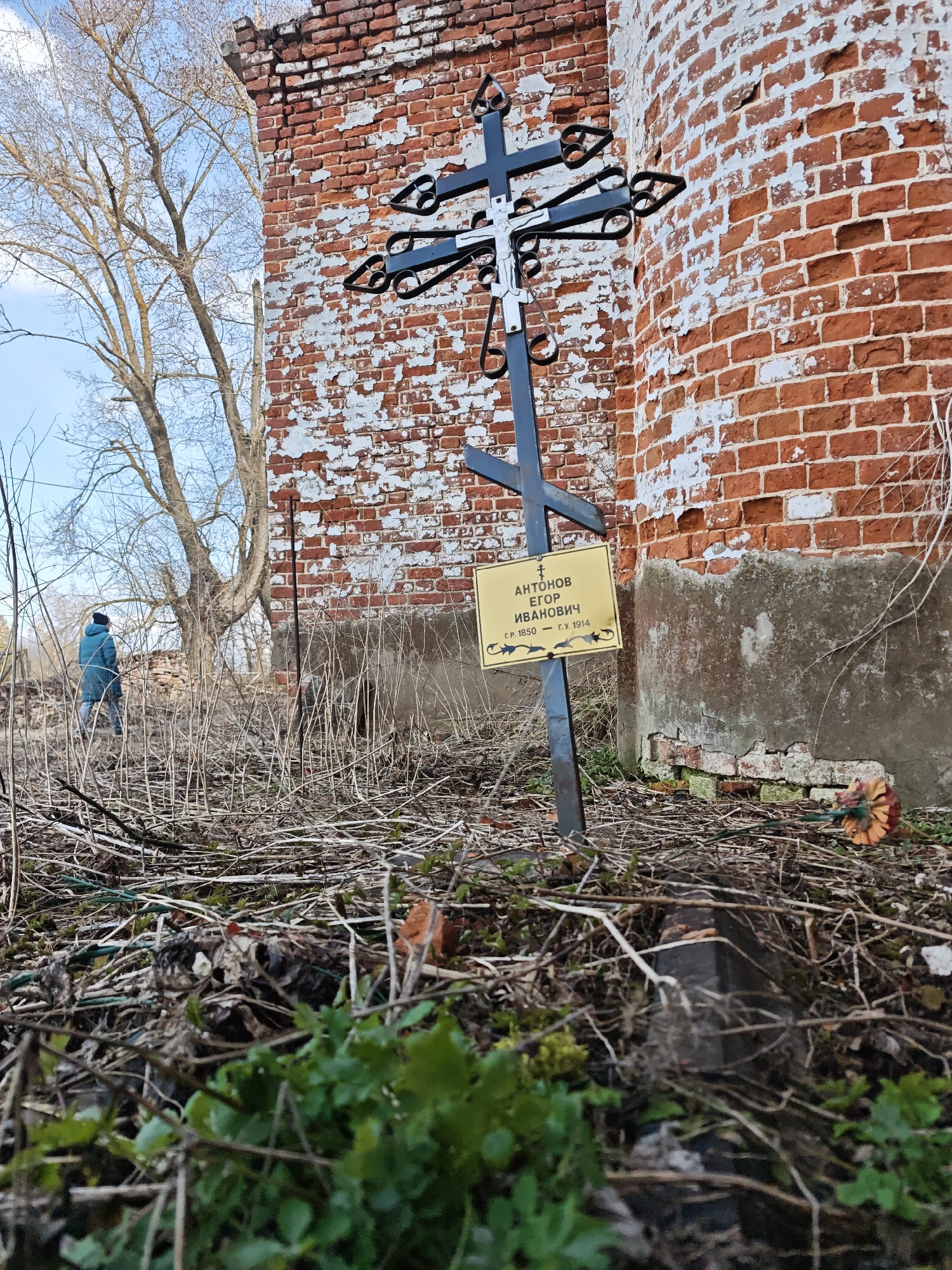 Witness documents ruined Orthodox church in rural Russia