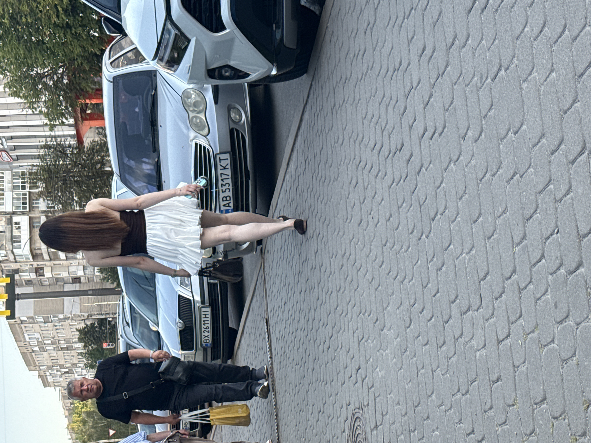 Street-level scenes from a commercial block in Vinnytsia