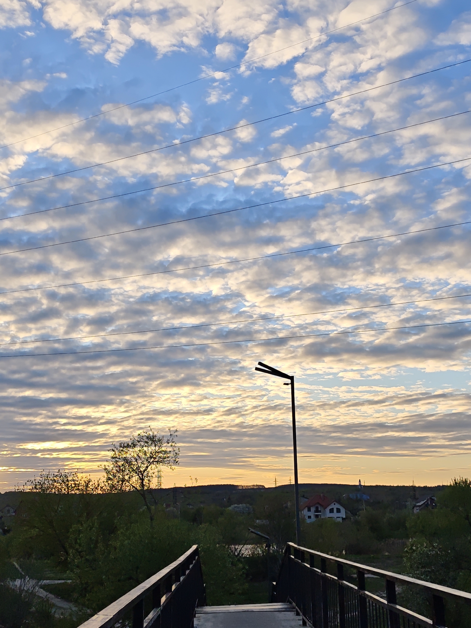 Dramatic sunset documented over Ivano-Frankivsk lake