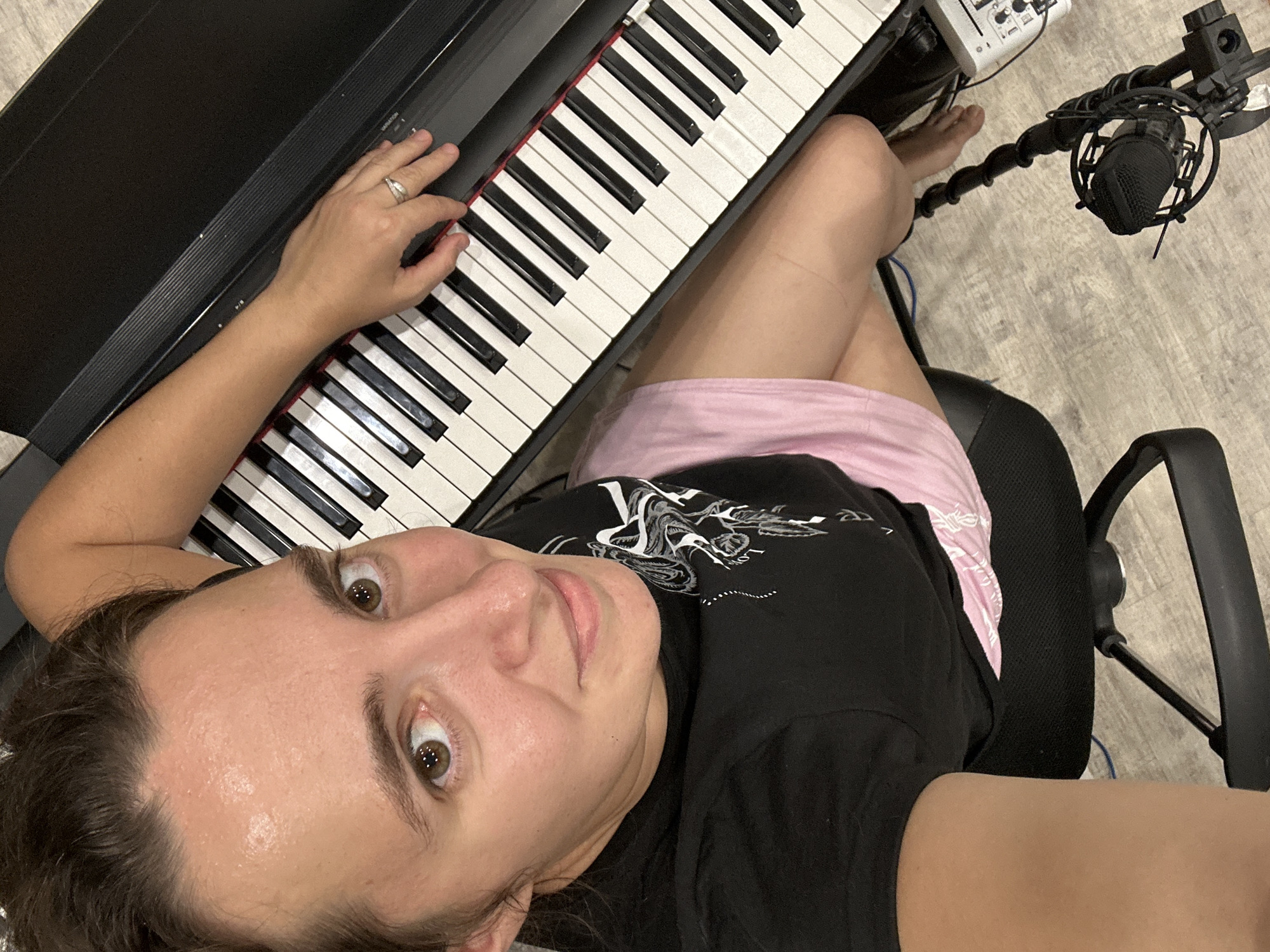 Home keyboard session in Orenburg, multiple angles