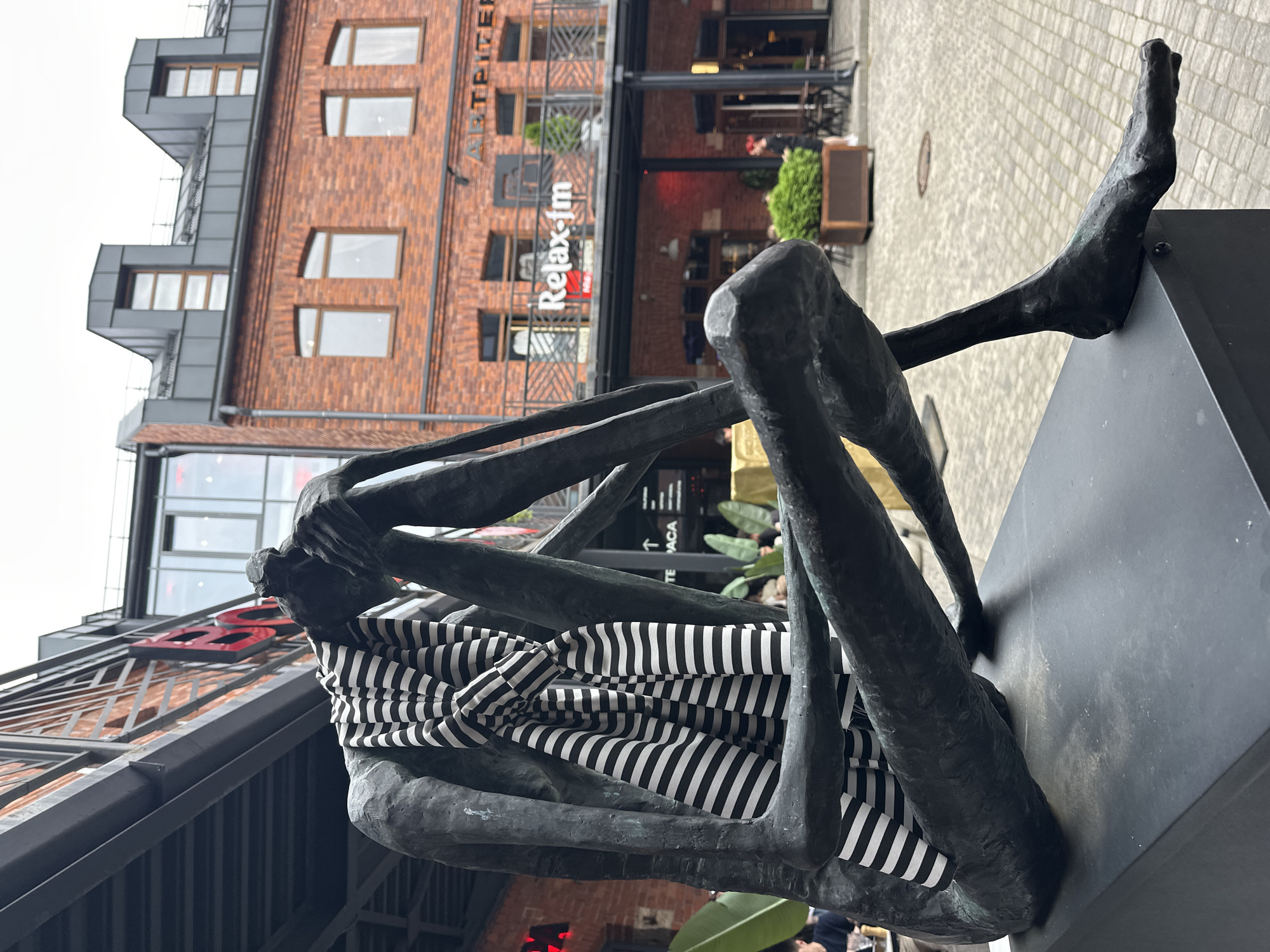 Afternoon wander through Saint Petersburg's art and street scene