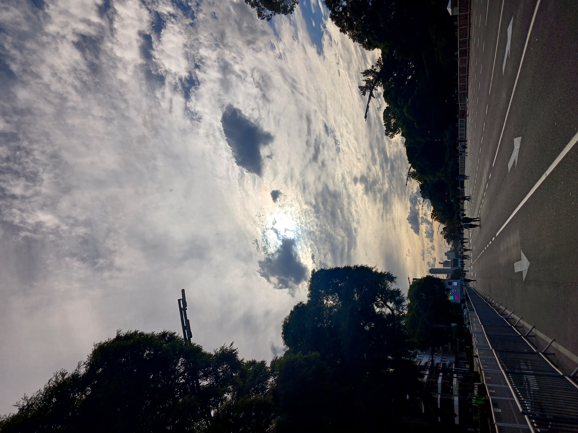 Quiet evening scenes captured on Buenos Aires avenue