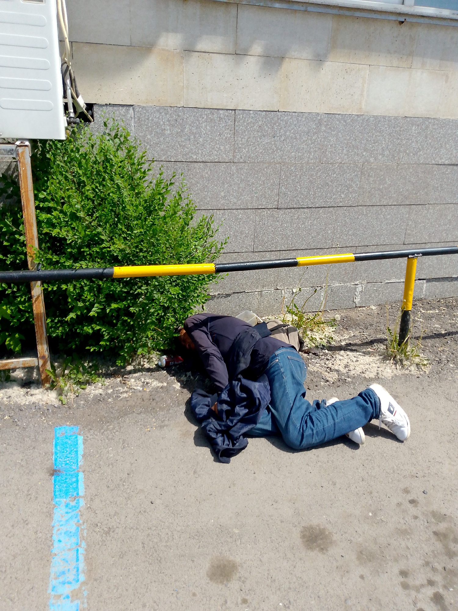 Morning street scenes documented across central Astana neighborhoods