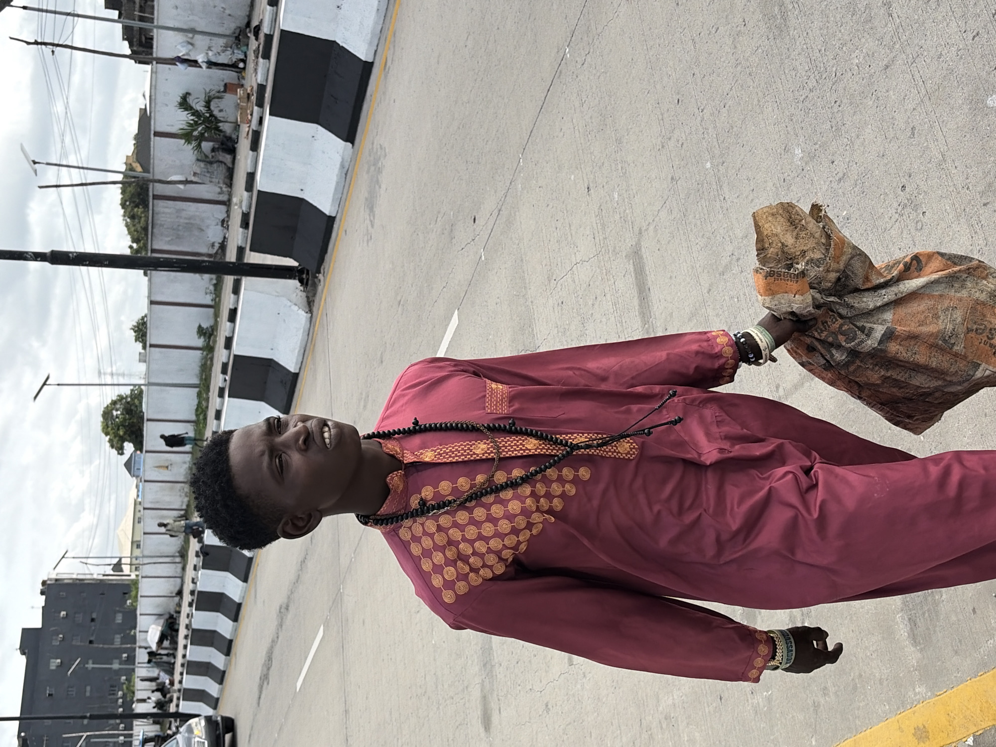 Man in traditional dress spotted in Igboefon, Nigeria