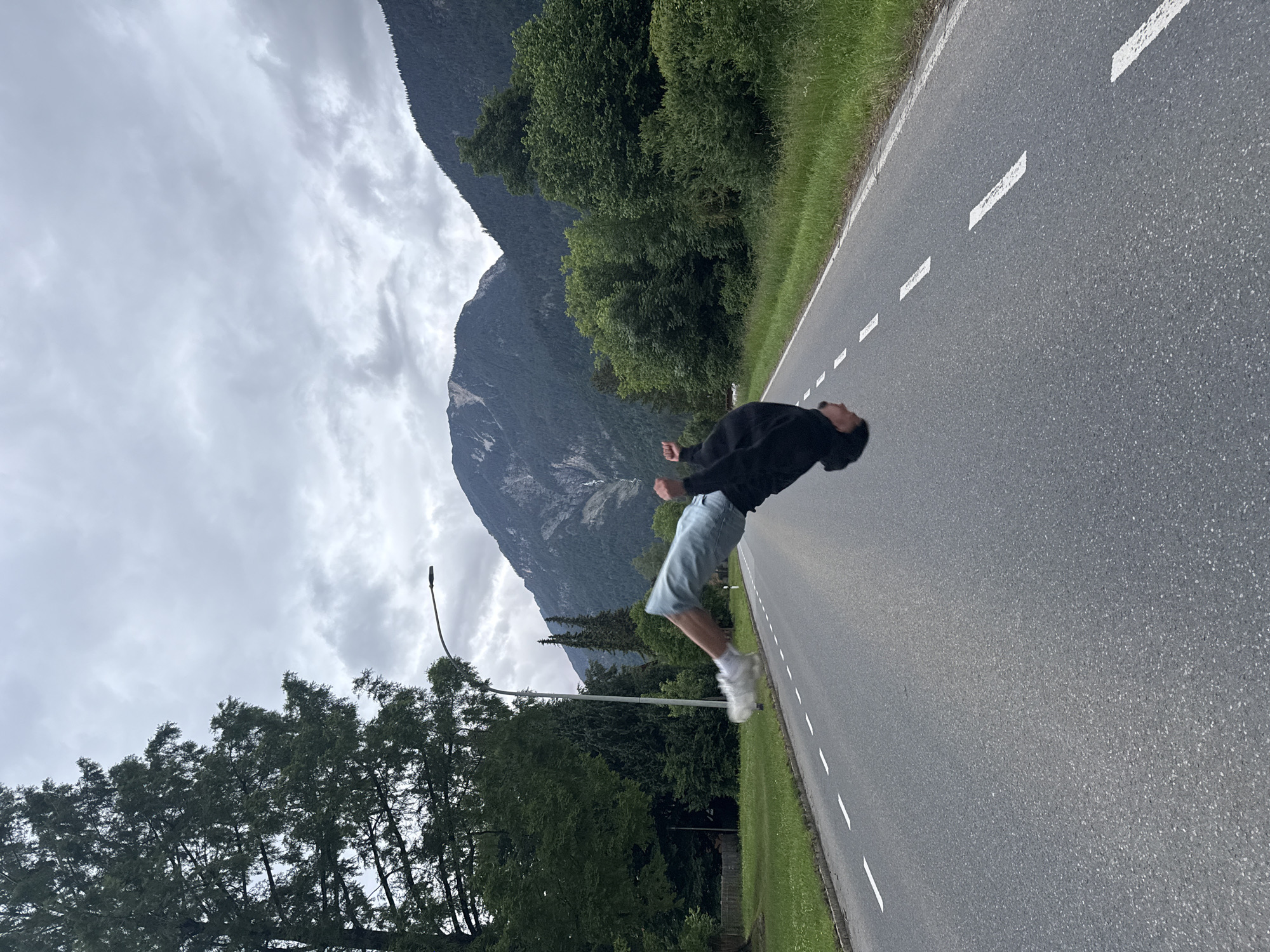 Acrobatics and aerial activity captured in German Alpine town